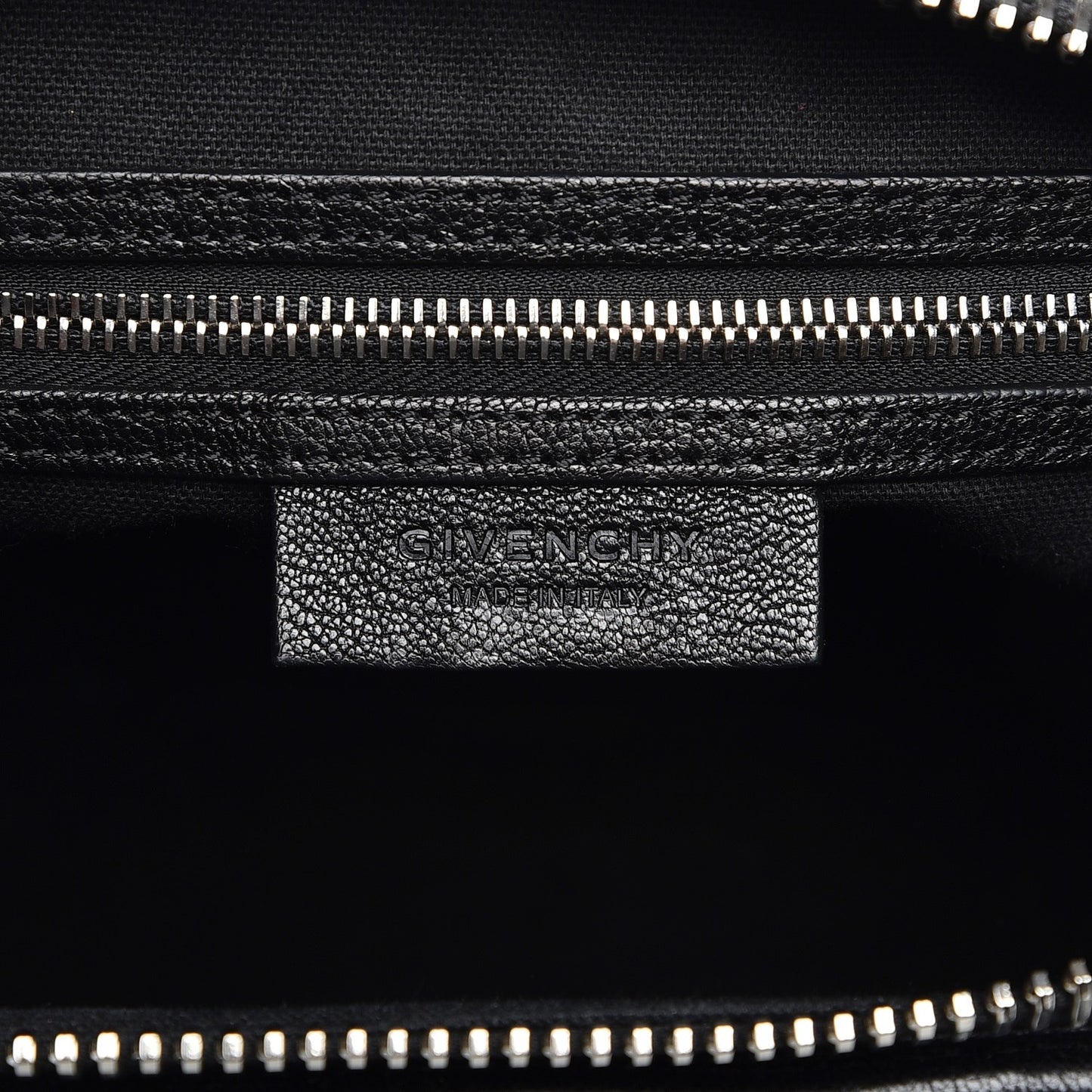 Sugar Goatskin Medium Antigona Black