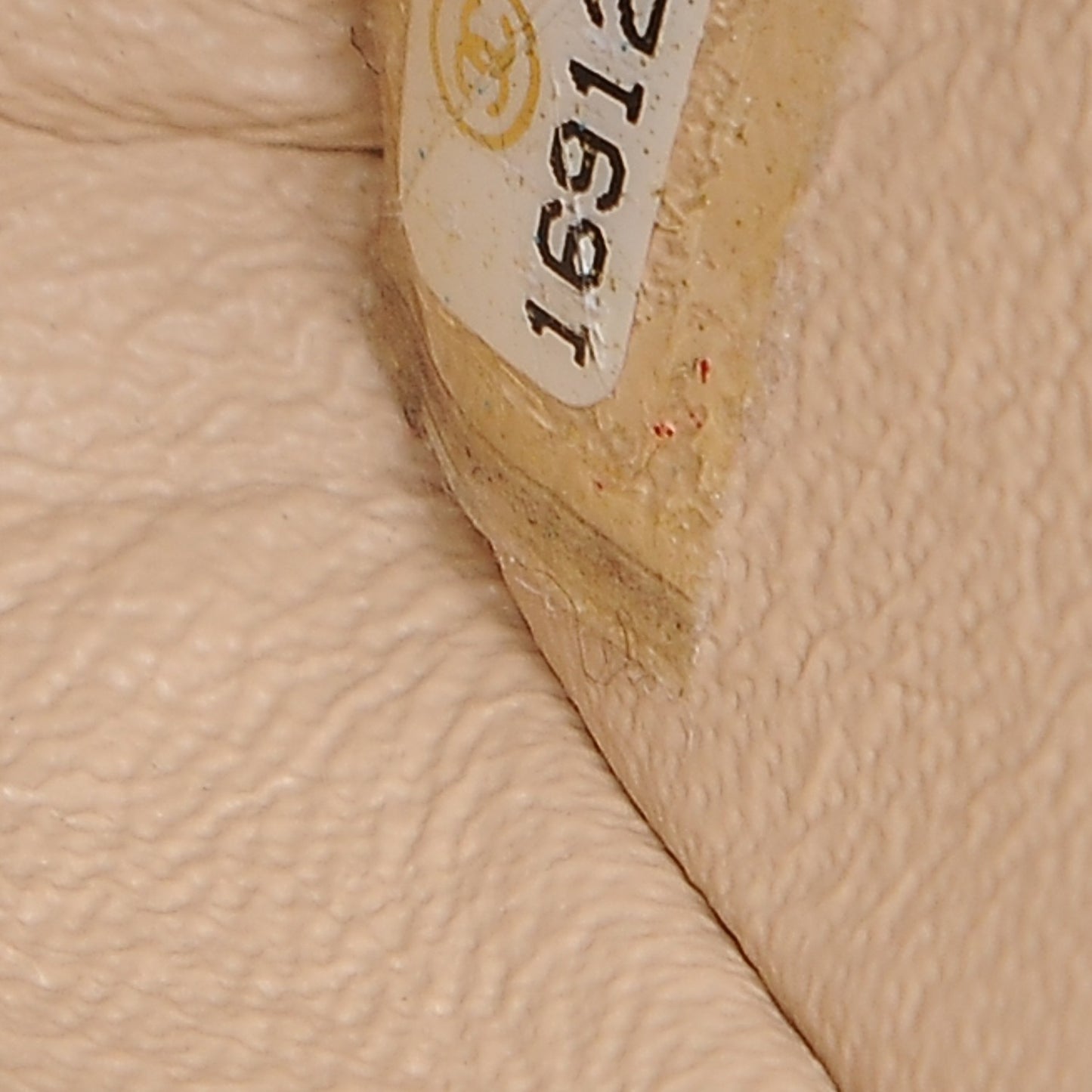 Caviar Quilted Medium Double Flap Beige Clair