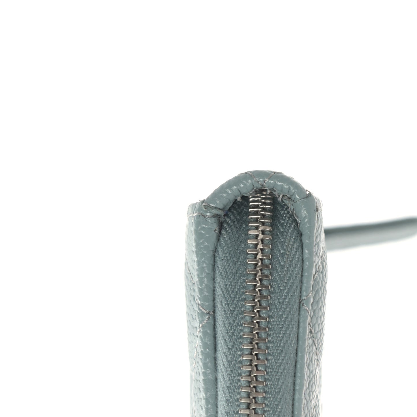 Caviar Quilted Zip Card Holder Light Blue