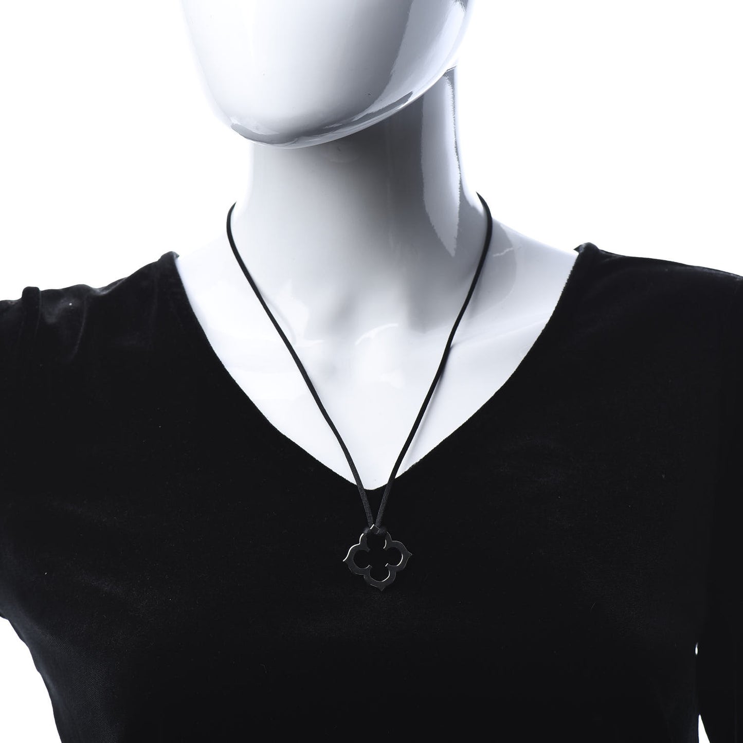 18K White Gold Hindu Quatrefoil Pendant Necklace