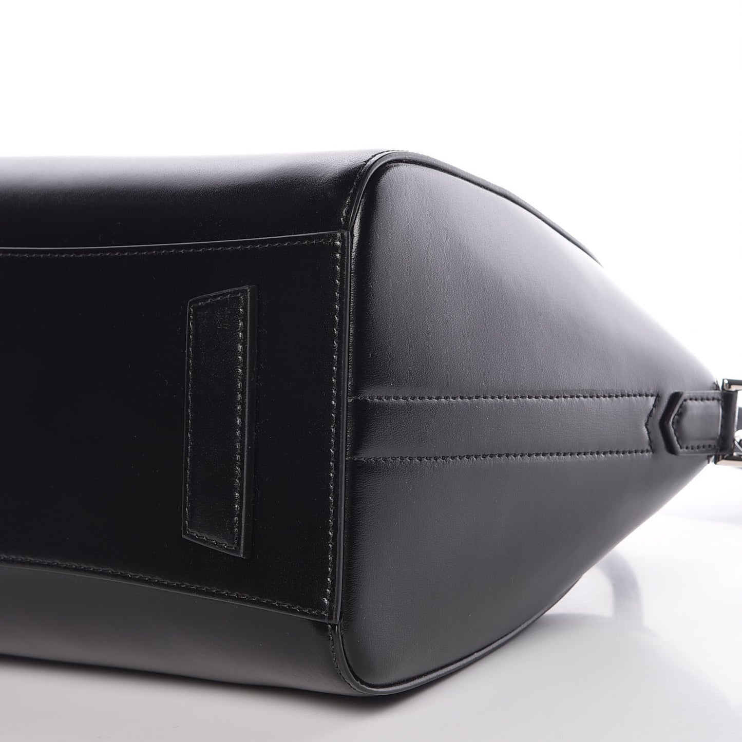 Shiny Lord Calfskin Small Antigona Black