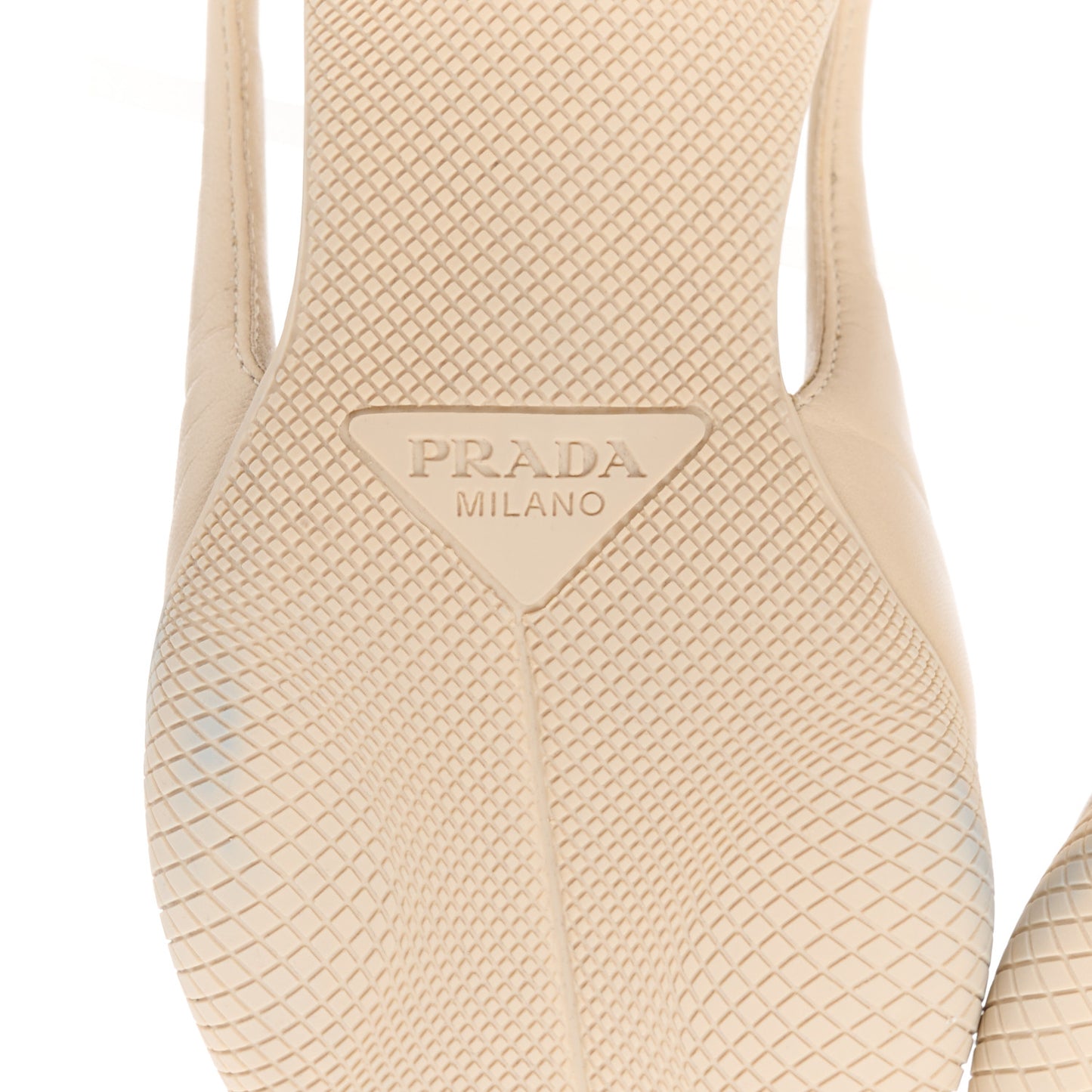 Spazzolato Triangle Logo Pointed Toe 45mm Slingback Pumps 36 Deserto