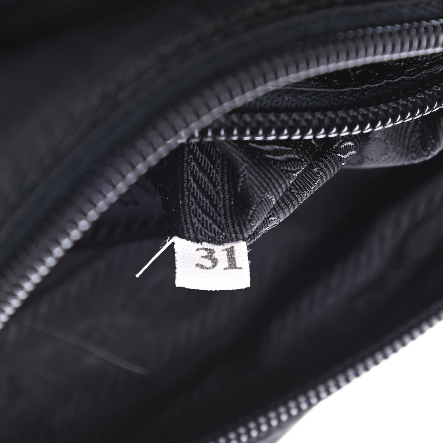 Nylon Vela Messenger Black