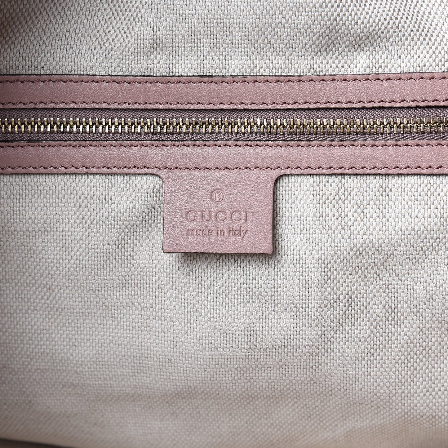 Patent Medium Soho Chain Shoulder Bag Dark Cipria