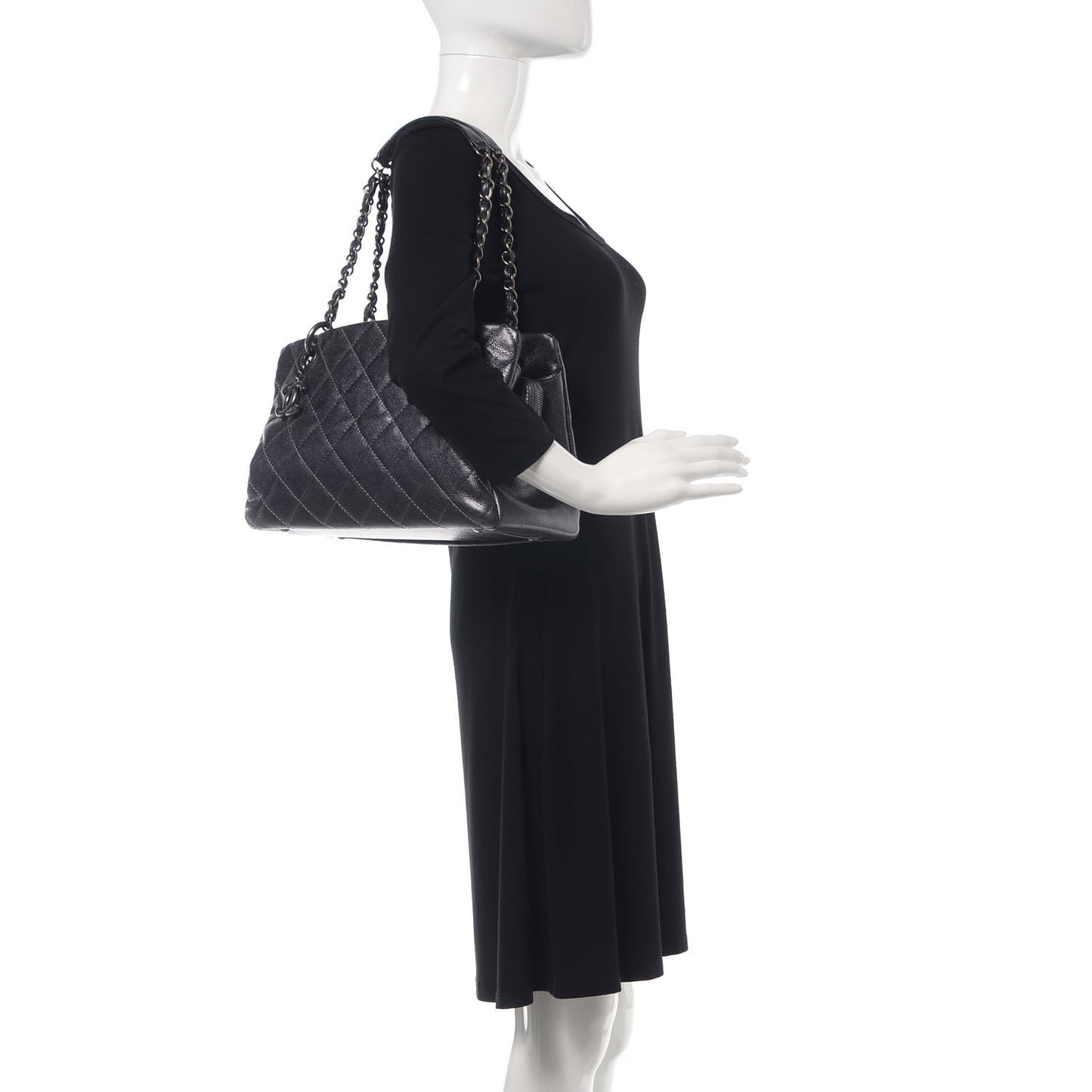 Iridescent Quilted Chic Caviar Shopping Tote Argent