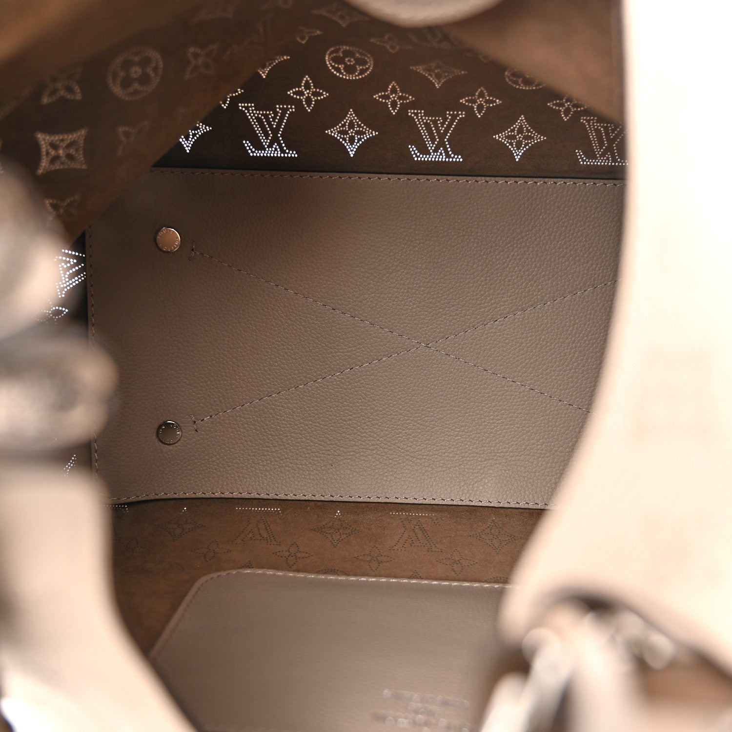 Louis Vuitton Mahina Carmel Hobo Galet 6 of 10