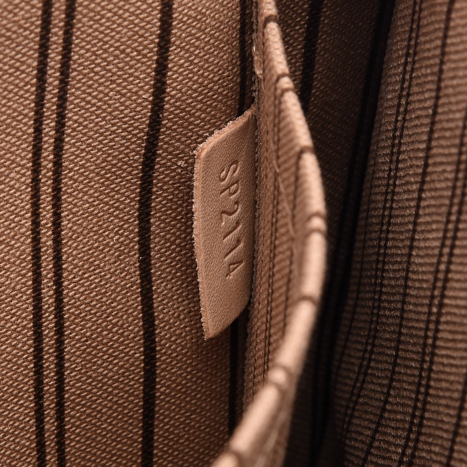 Louis Vuitton Monogram Neverfull MM GM Pochette 7 of 7