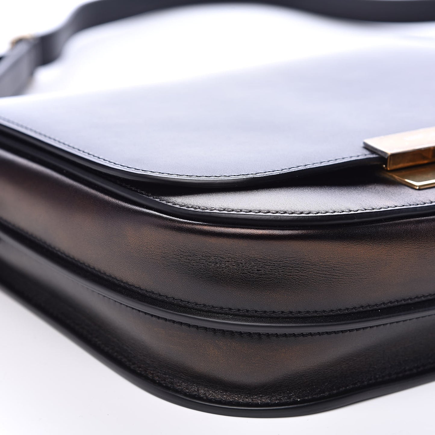 Calfskin Betty Messenger