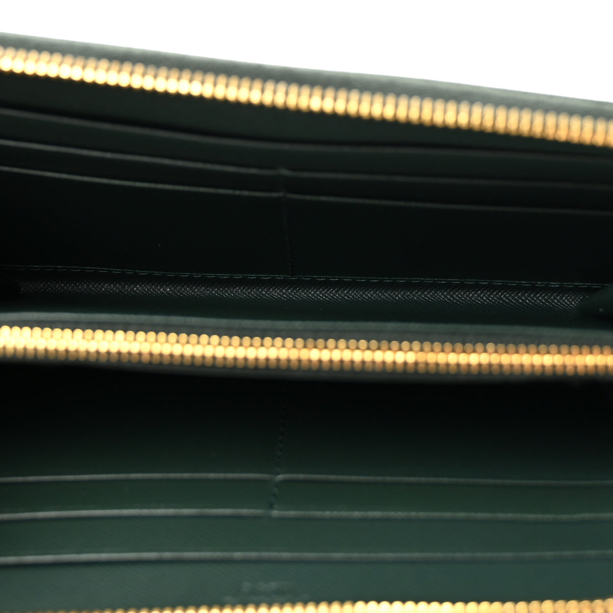 Saffiano Metal Zip Around Wallet Smeraldo