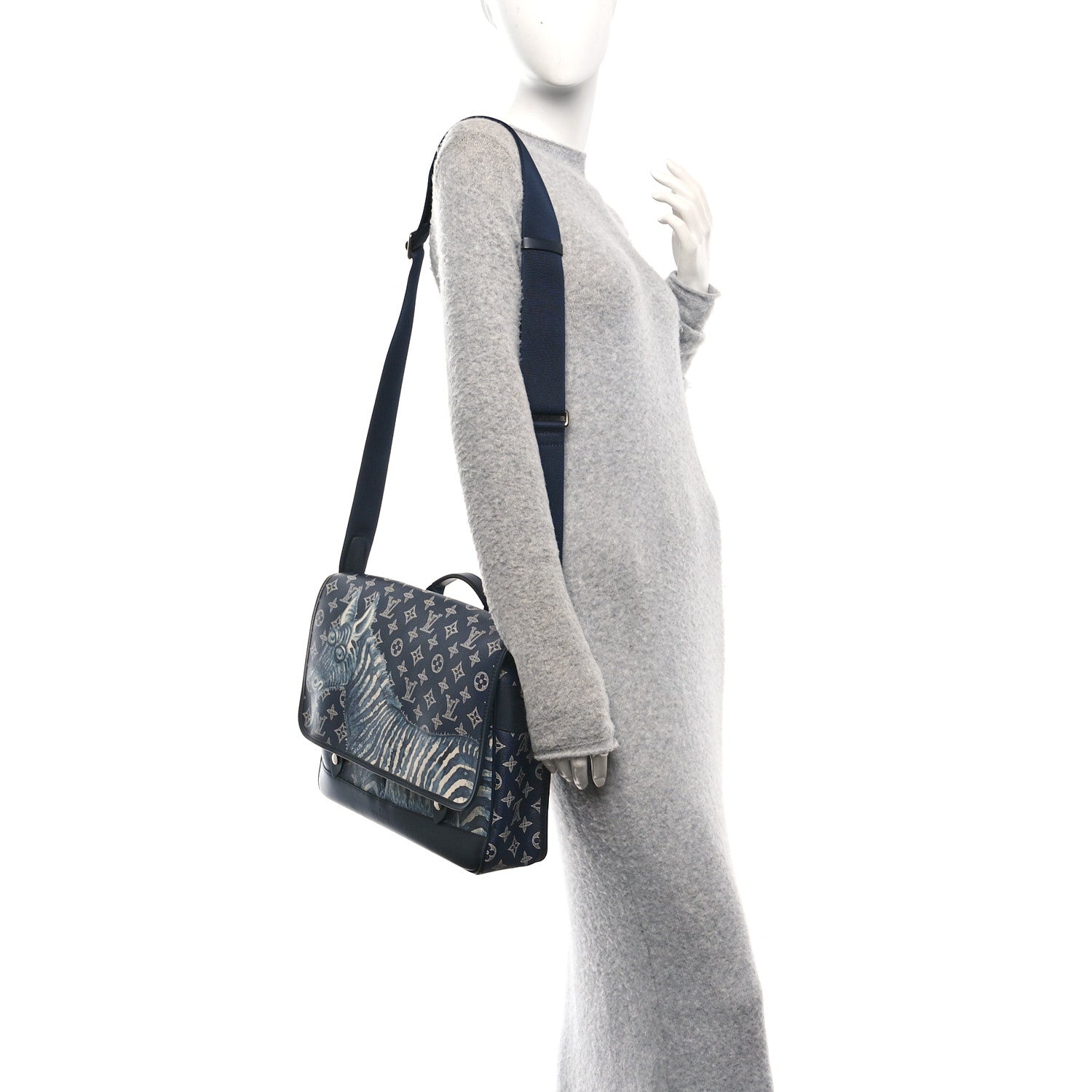 Louis Vuitton Savane Monogram Zebra Chapman Messenger GM Encre 2 of 9