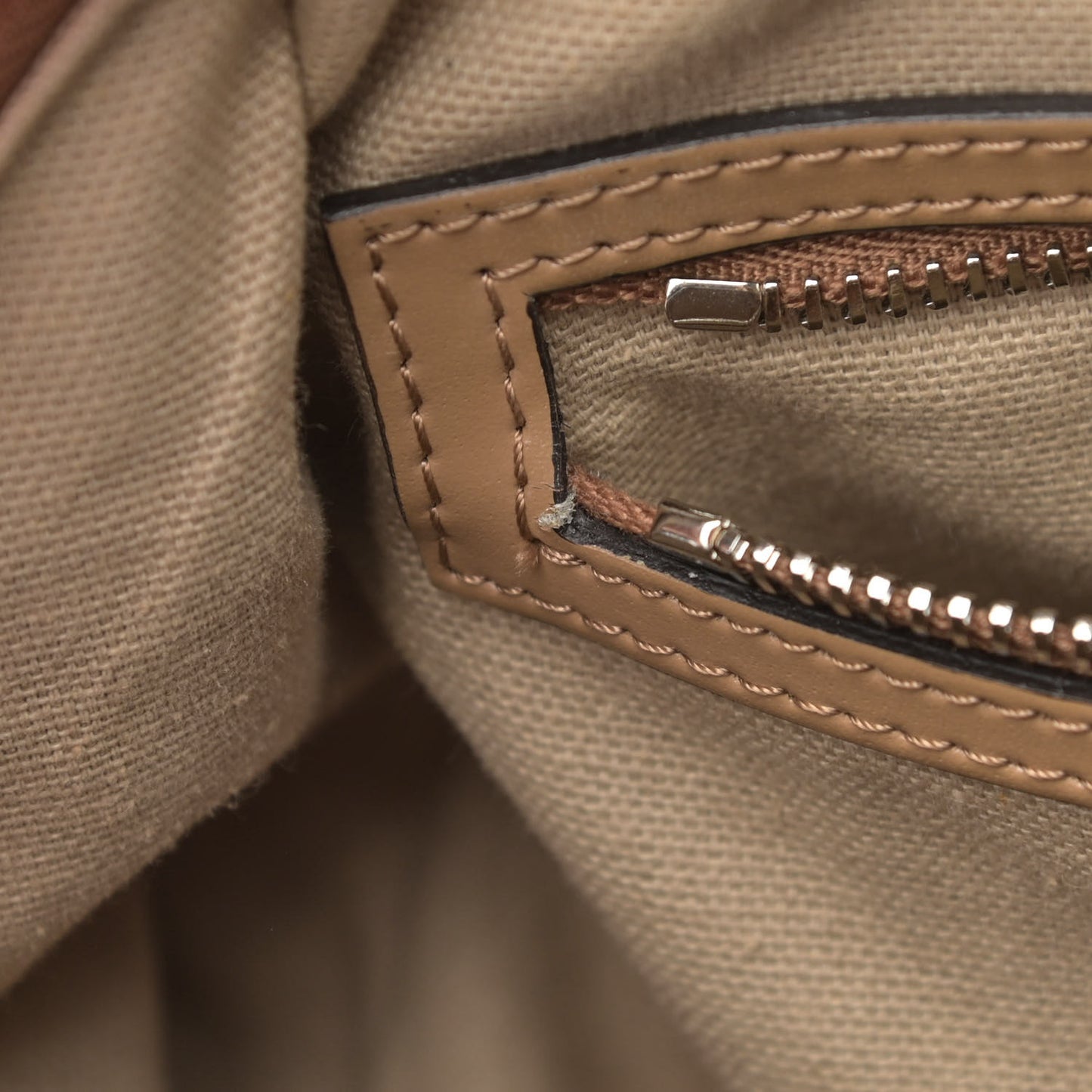 Shiny Lord Calfskin Medium Antigona Dark Beige