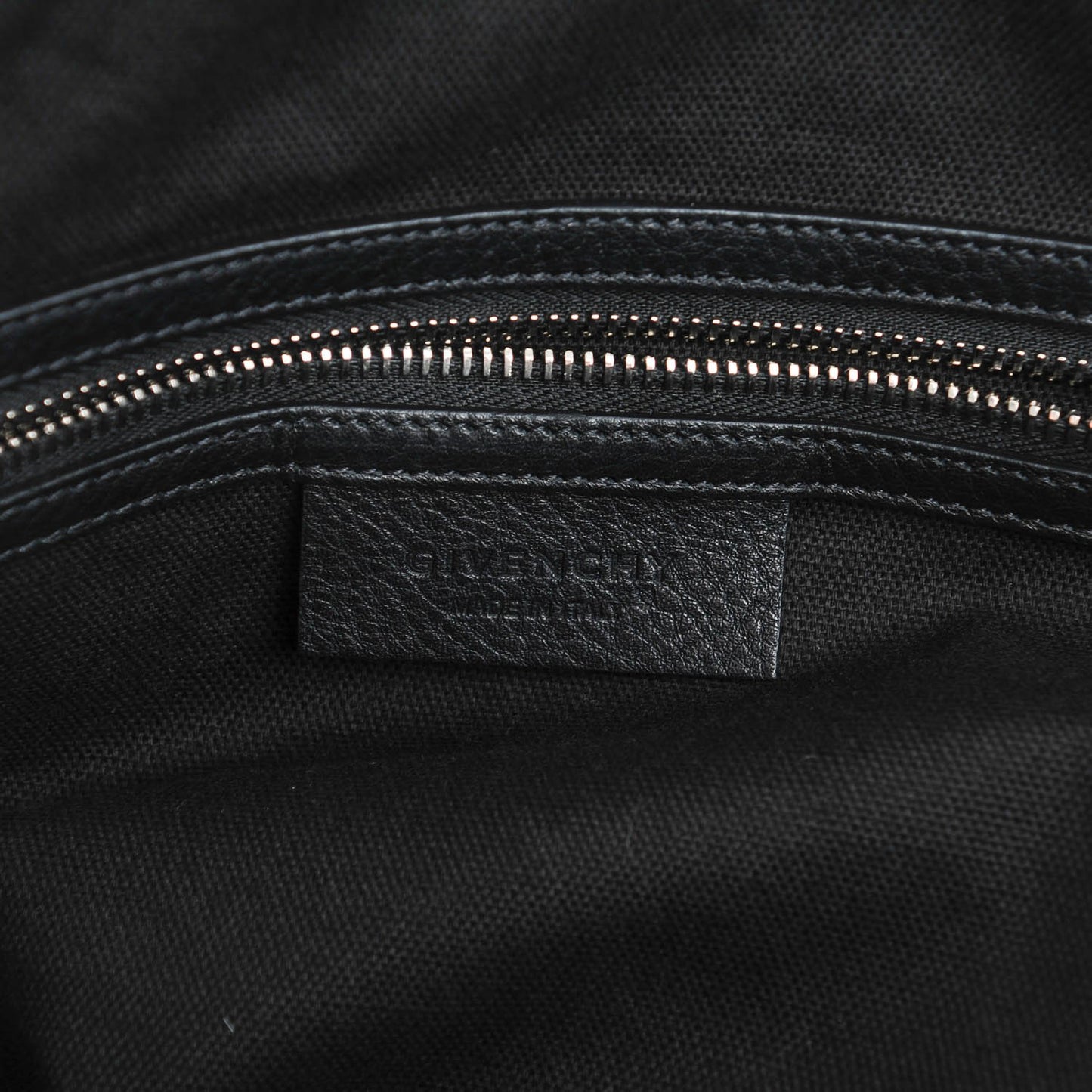 Pebbled Calfskin Medium Nightingale Black