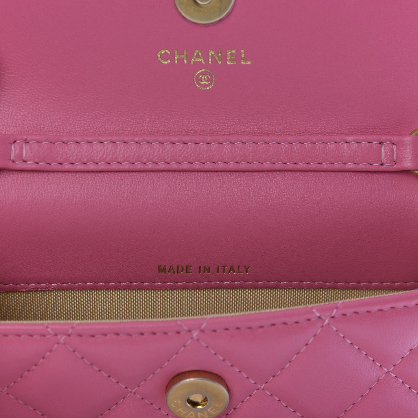 Lambskin Quilted Pearl Crush Clutch With Chain Pink