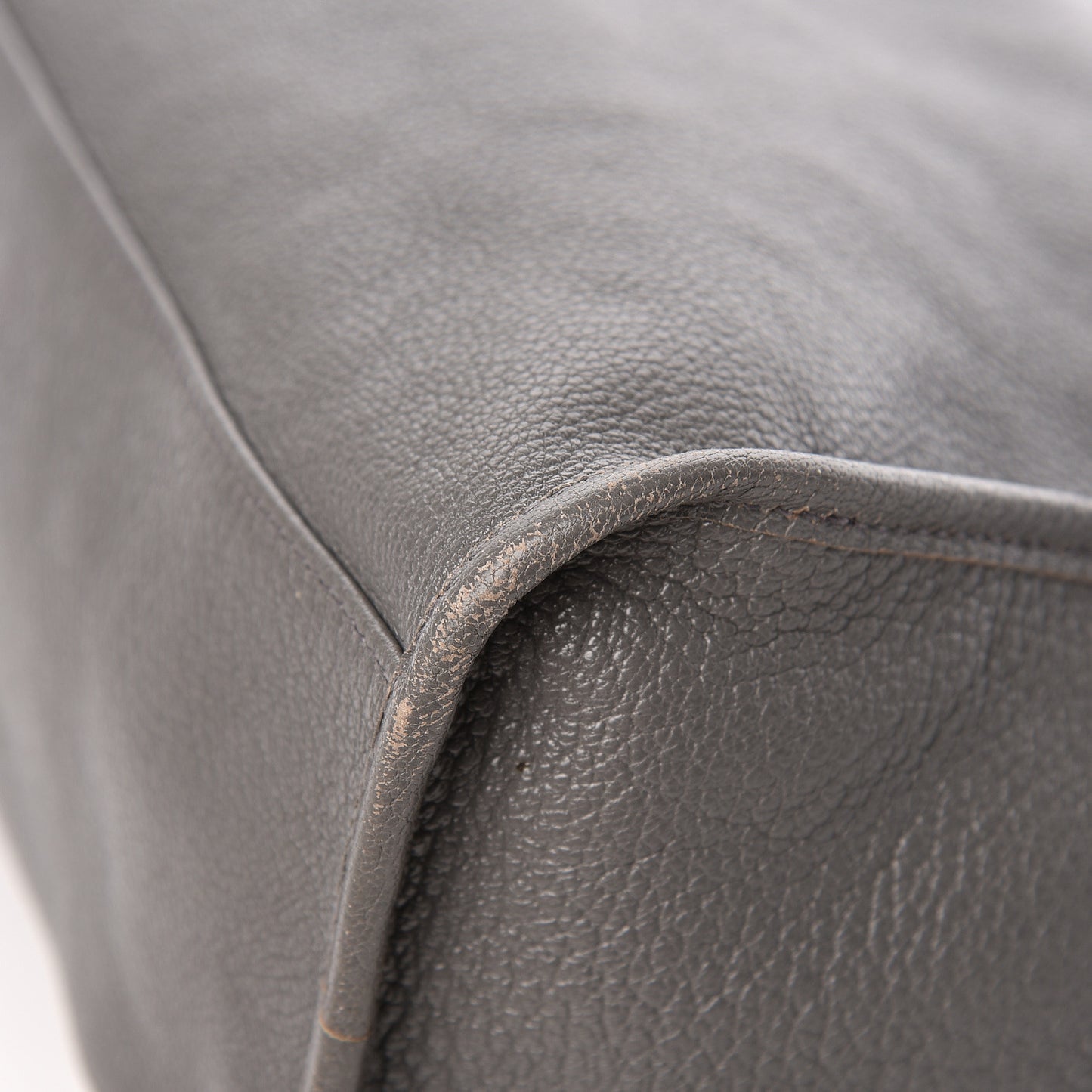 Chevre Silver Metallic Edge Hardware City Gris Acier