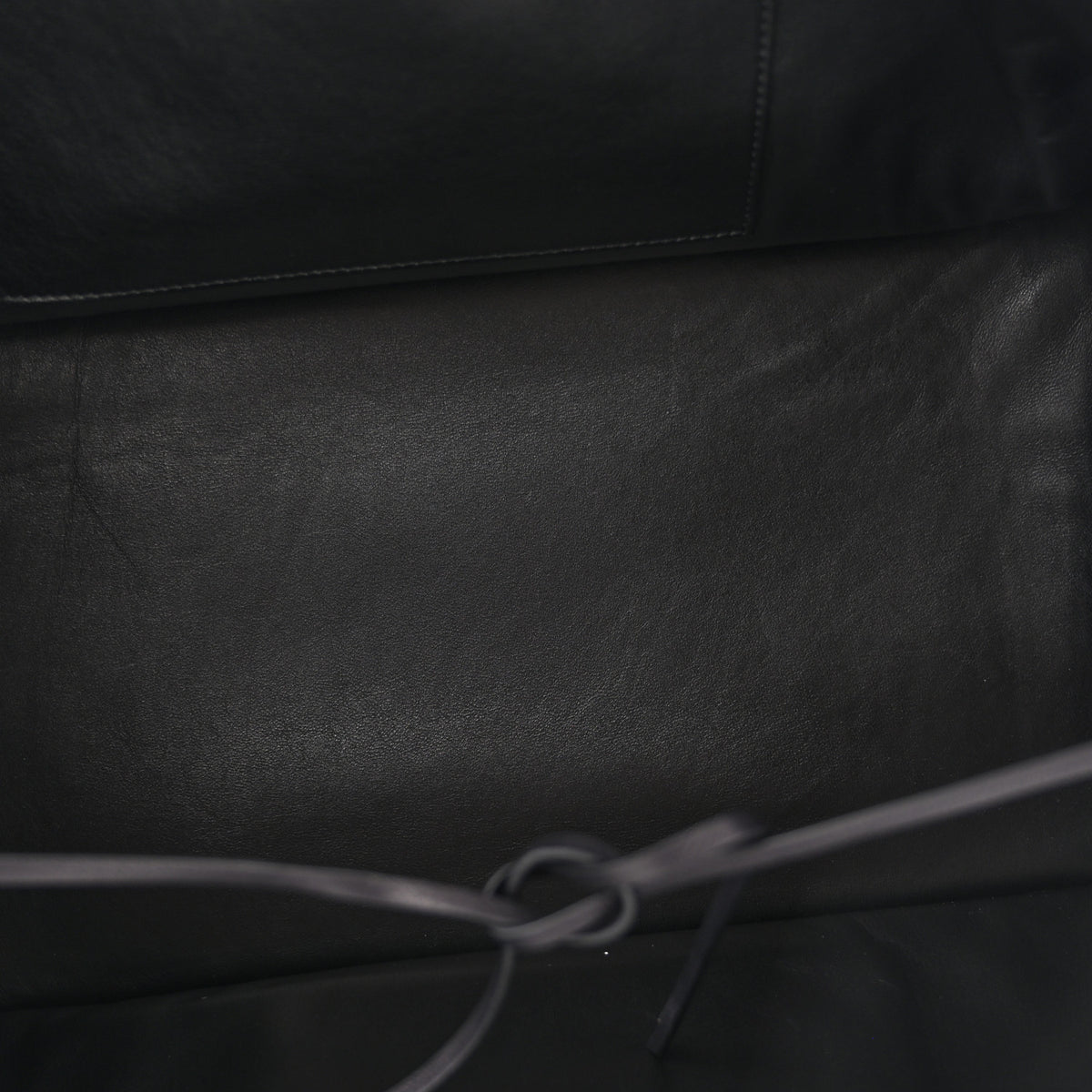 Polished Saddle Calfskin Idaho Top Handle Black