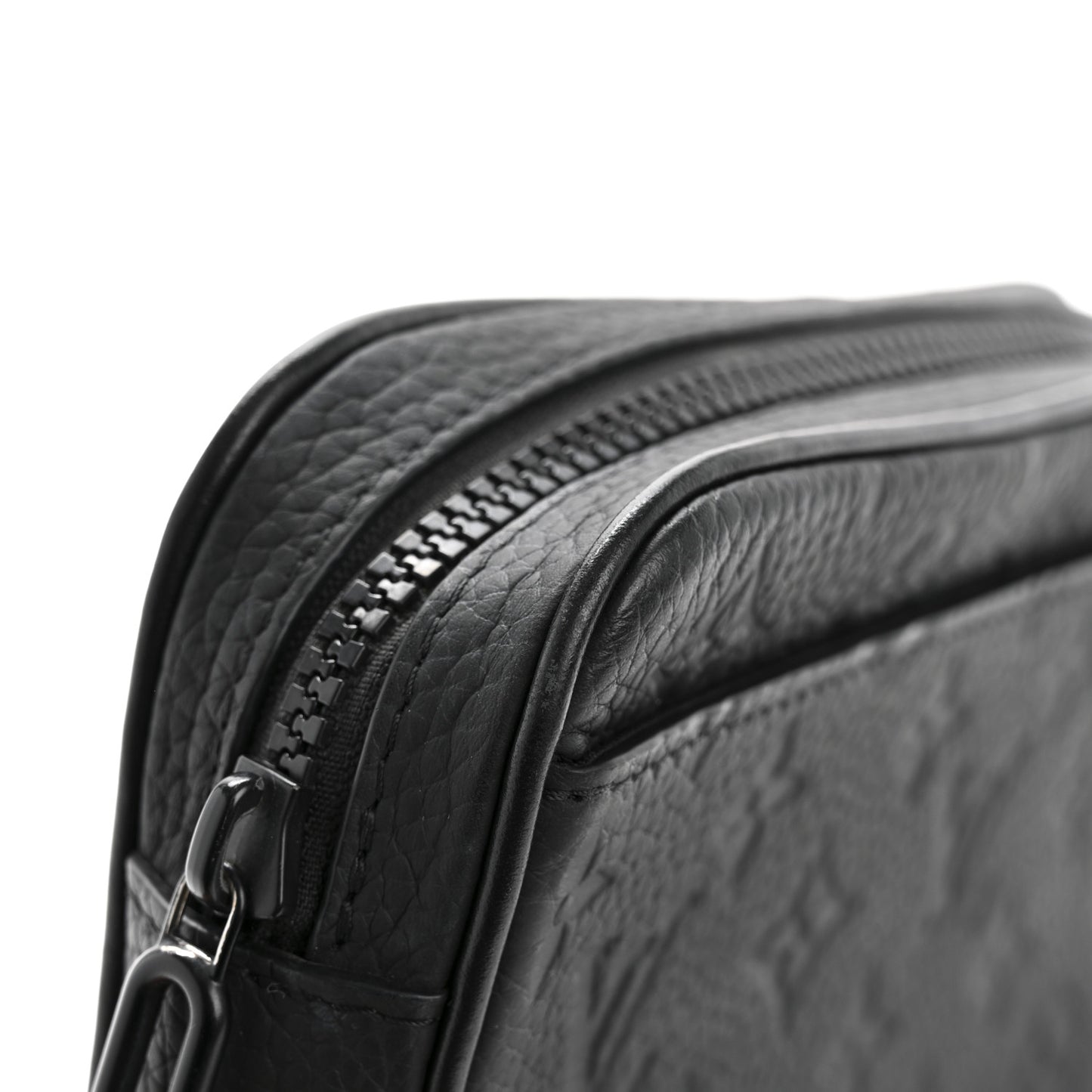 Taurillon Monogram Uniformes Solar Ray Soft Pochette Volga Belt Bag Black