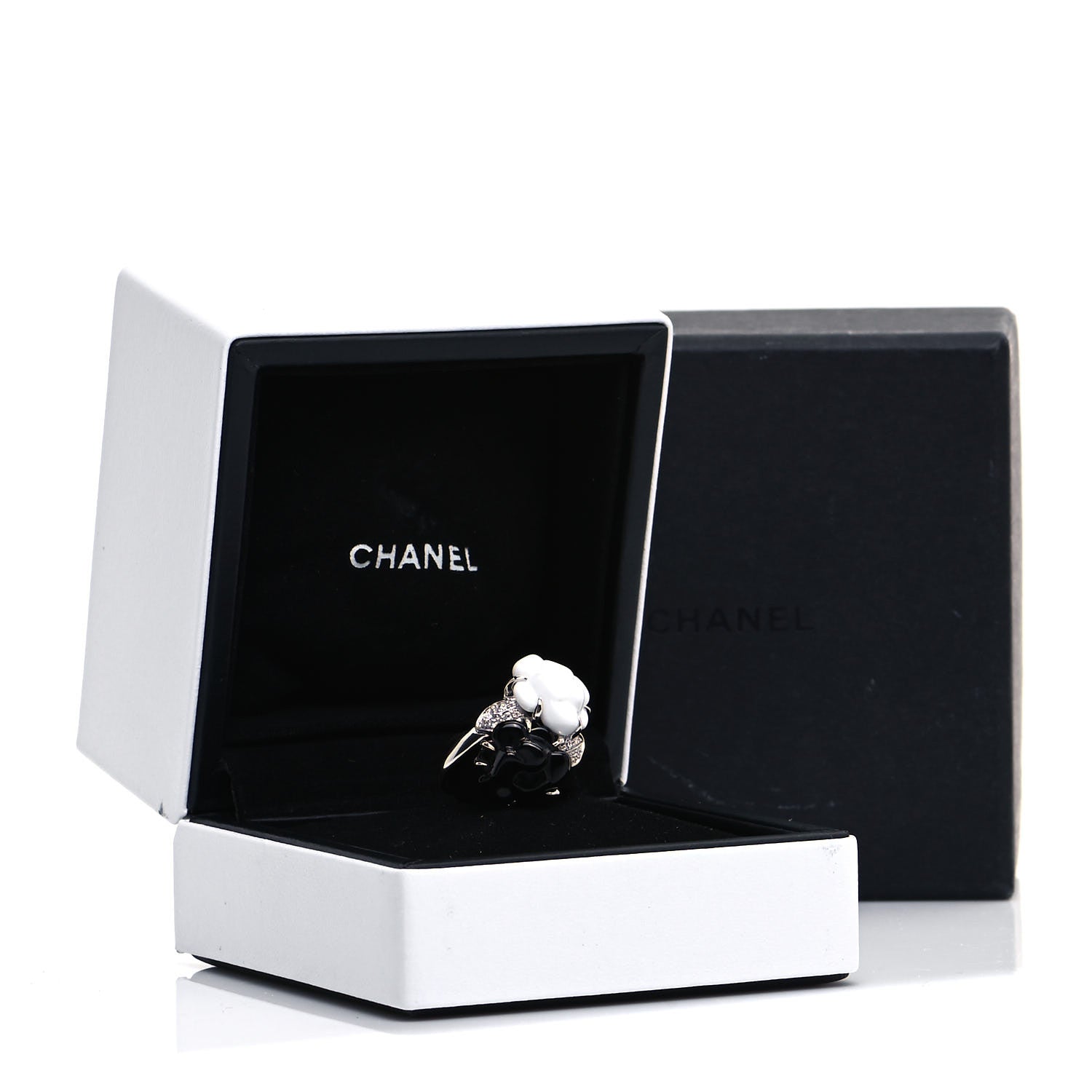 Chanel 18K White Gold Diamond Onyx White Agate Camelia Sculpte Ring 47 4 5 of 5