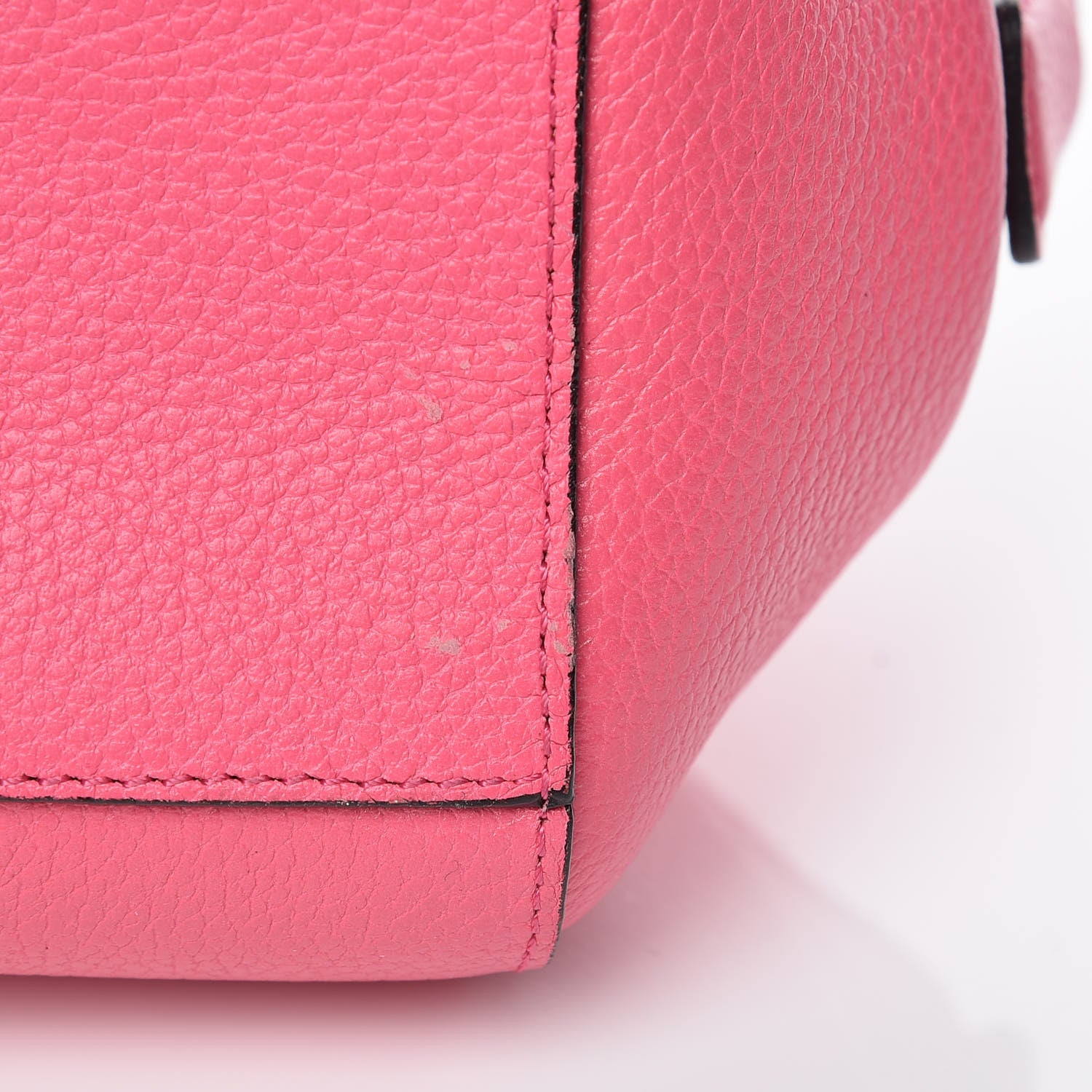 Marc Jacobs Textured Calfskin Incognito Doctor Pouch Pink 11 of 13