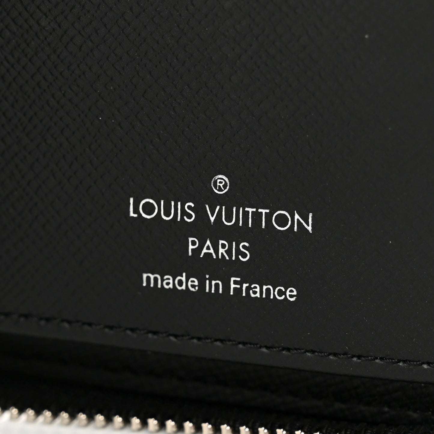 Epi Zippy Vertical Wallet Black