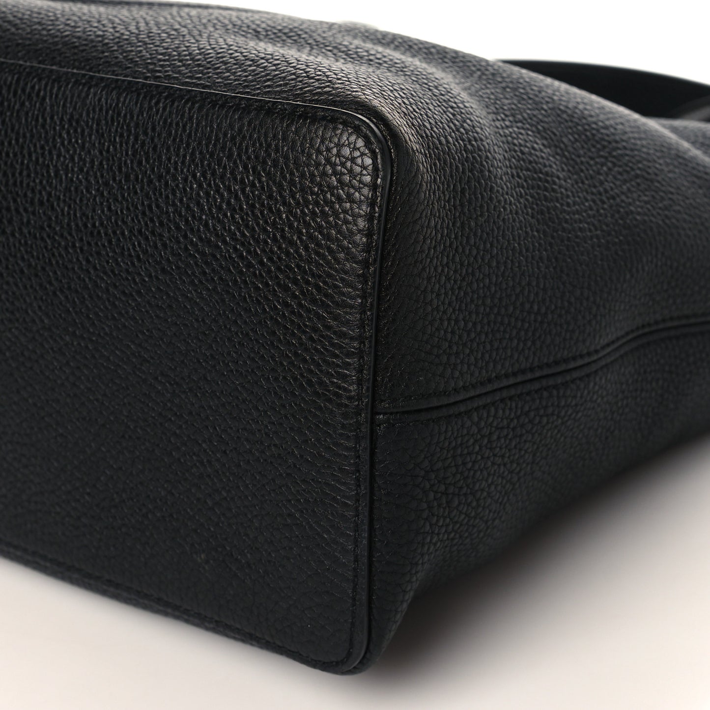 Pebbled Calfskin Large Soho Hobo Black