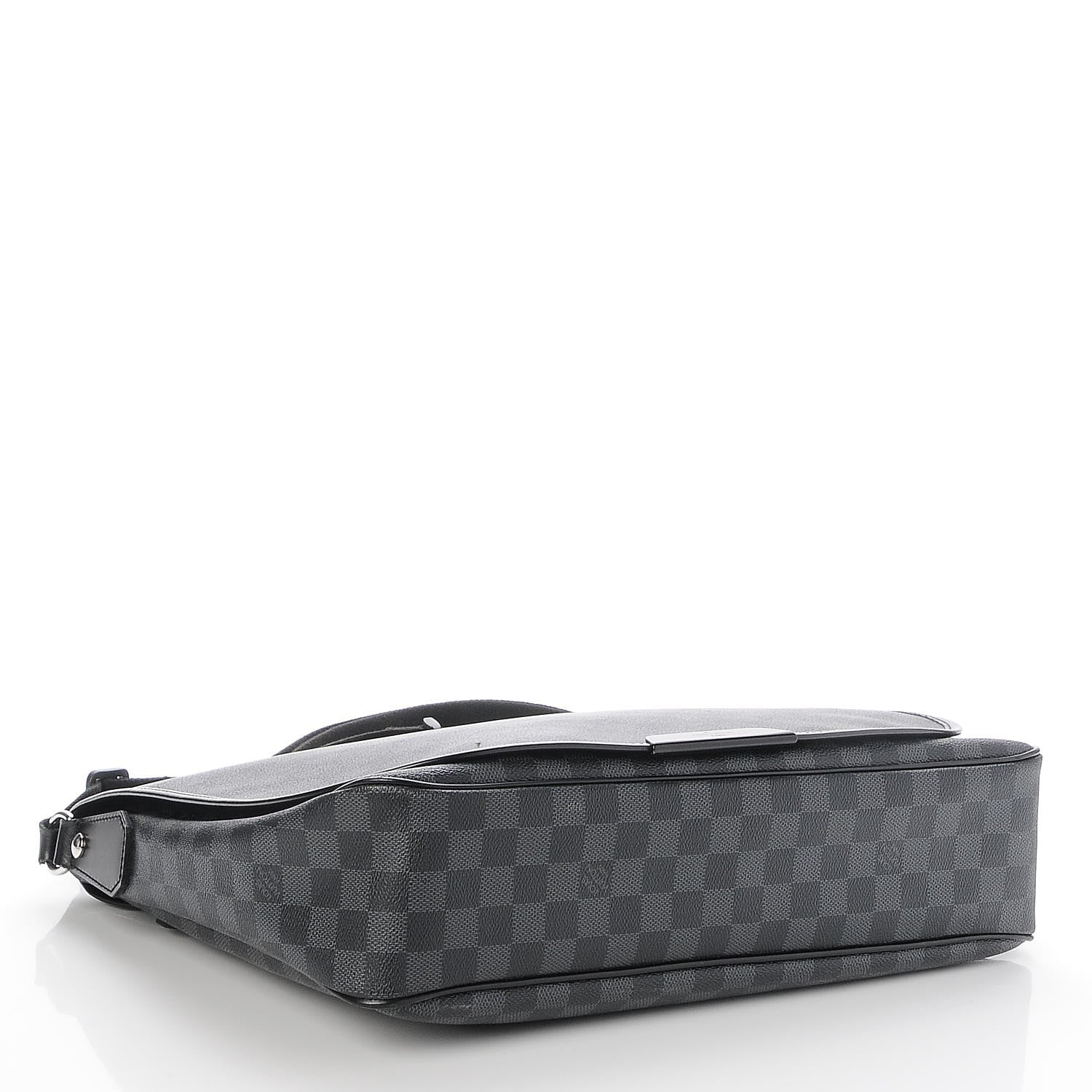 Louis Vuitton Damier Graphite Daniel GM 4 of 7