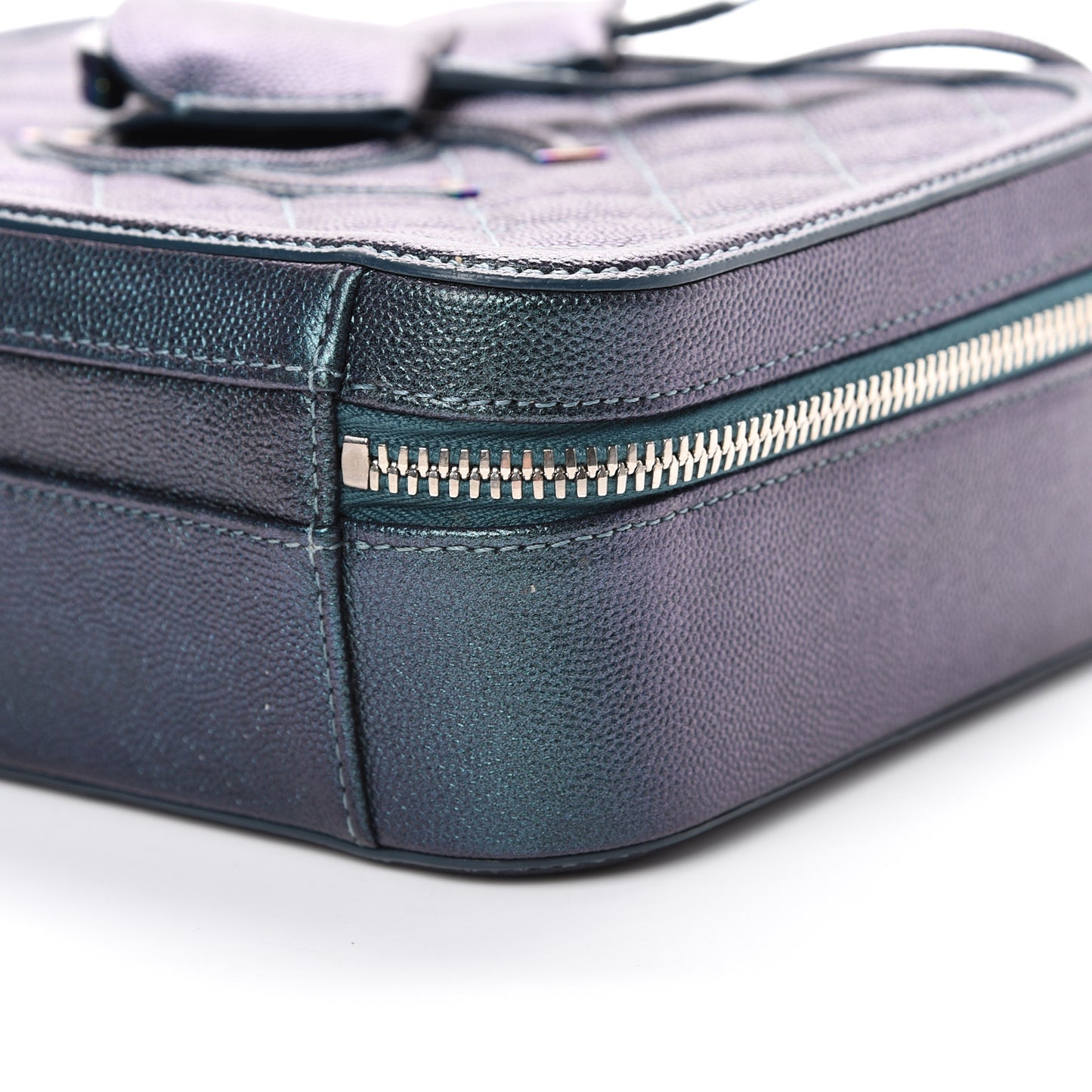 Iridescent Caviar Quilted Medium CC Filigree Vanity Case Dark Turquoise