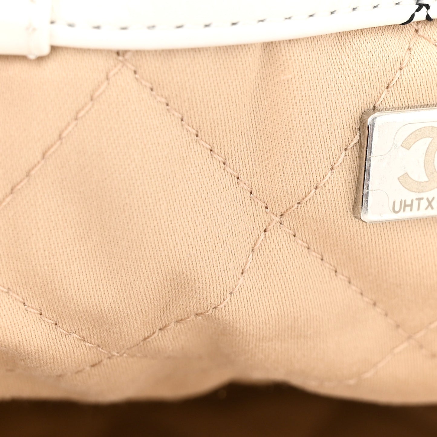 Shiny Calfskin Quilted Chanel 22 Backpack White Black