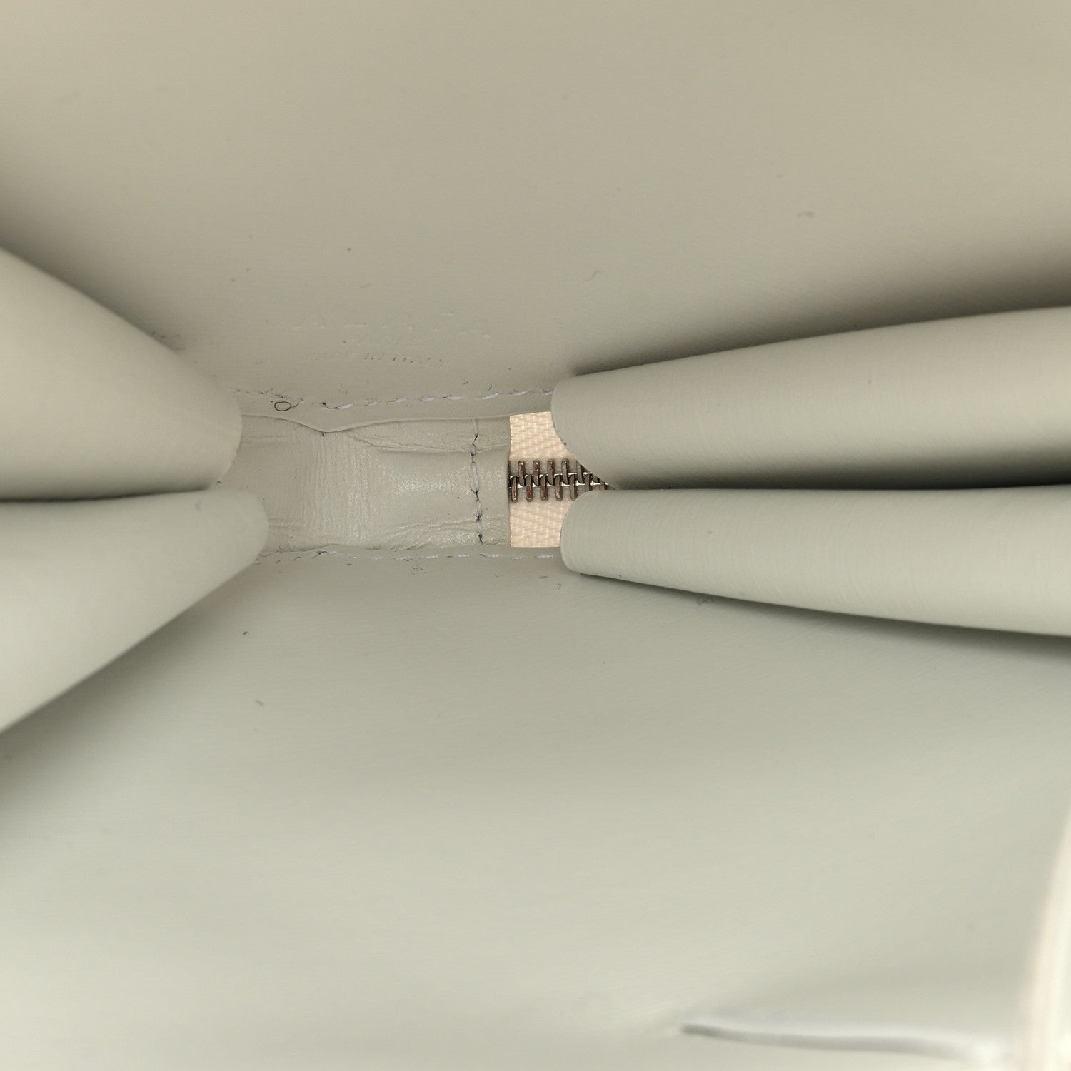 Alaia Calfskin Le Coeur Bag Optic White 5 of 8