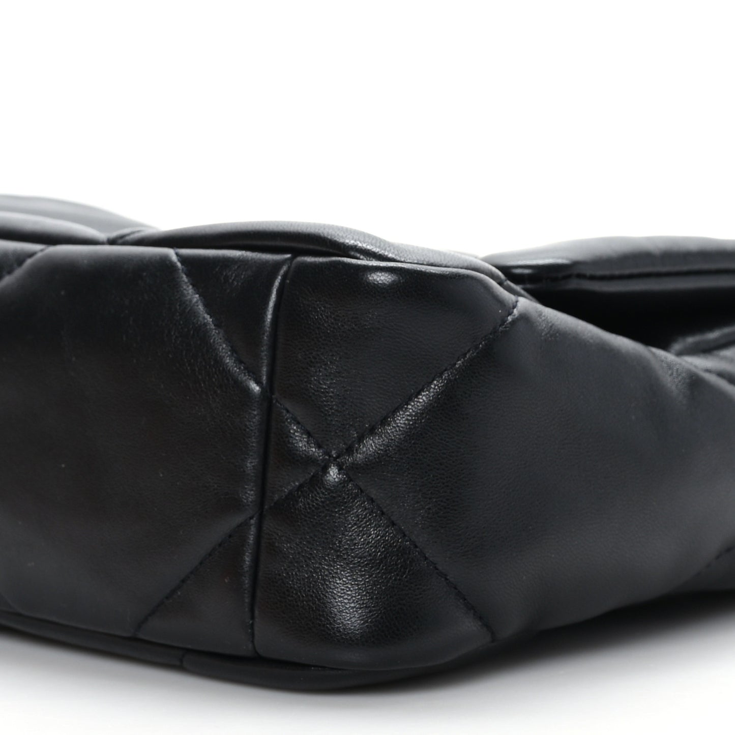 Lambskin Quilted Medium Chanel 19 Flap Black
