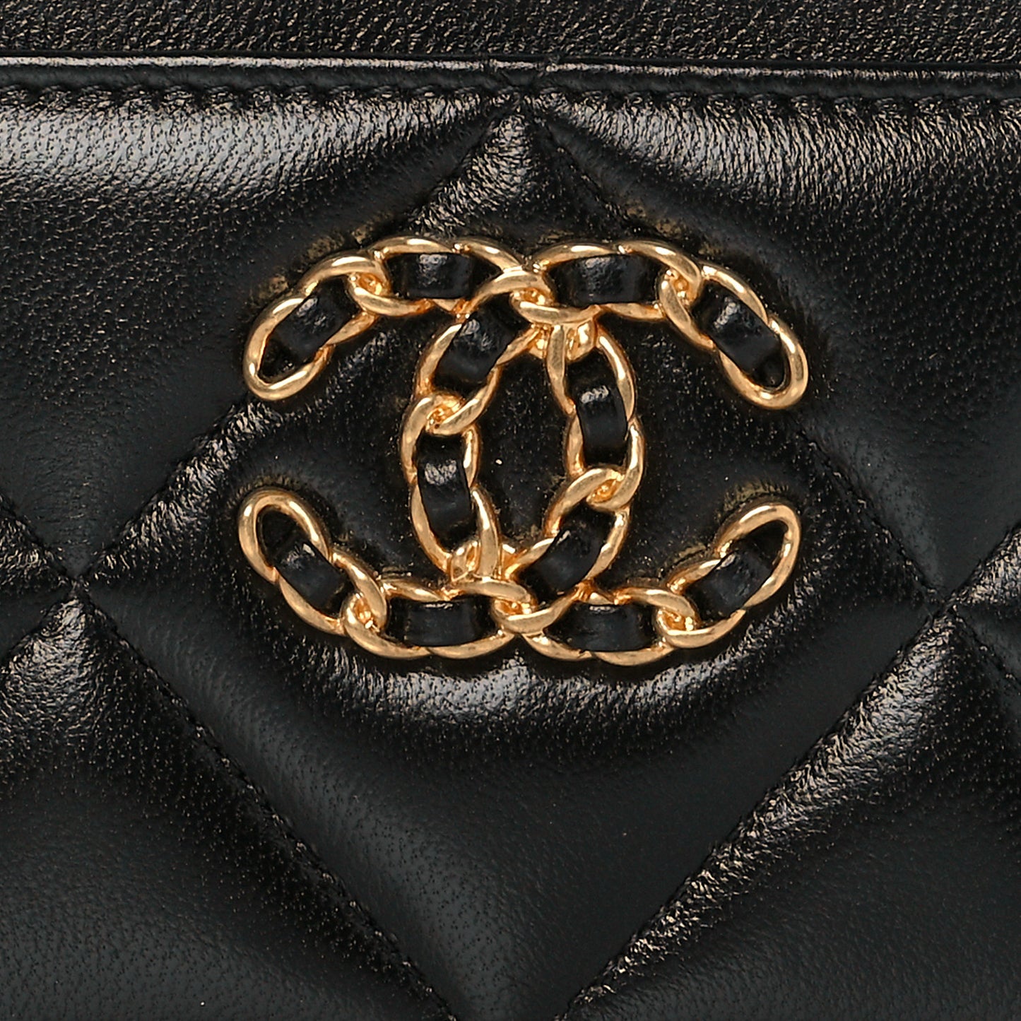 Lambskin Quilted Chanel 19 Card Holder Black