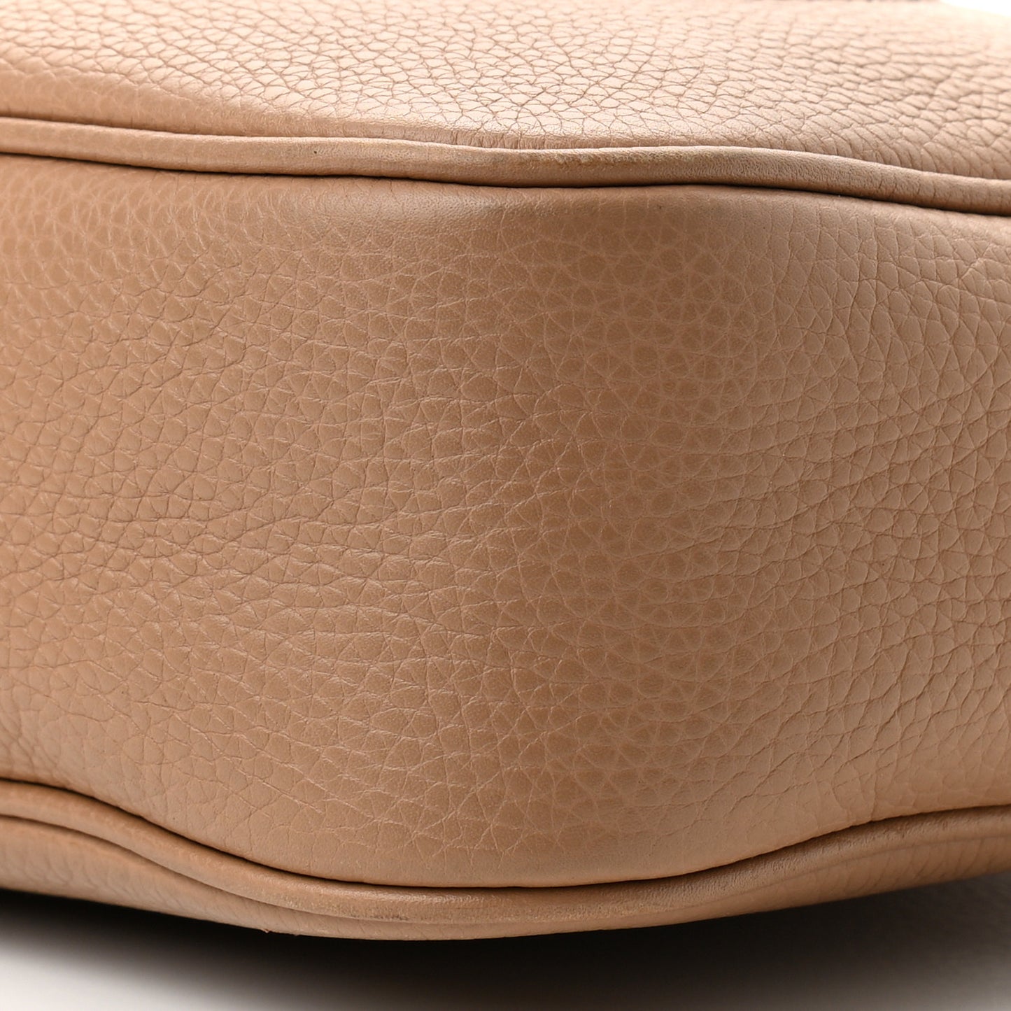 Pebbled Calfskin Small Soho Disco Bag Camelia