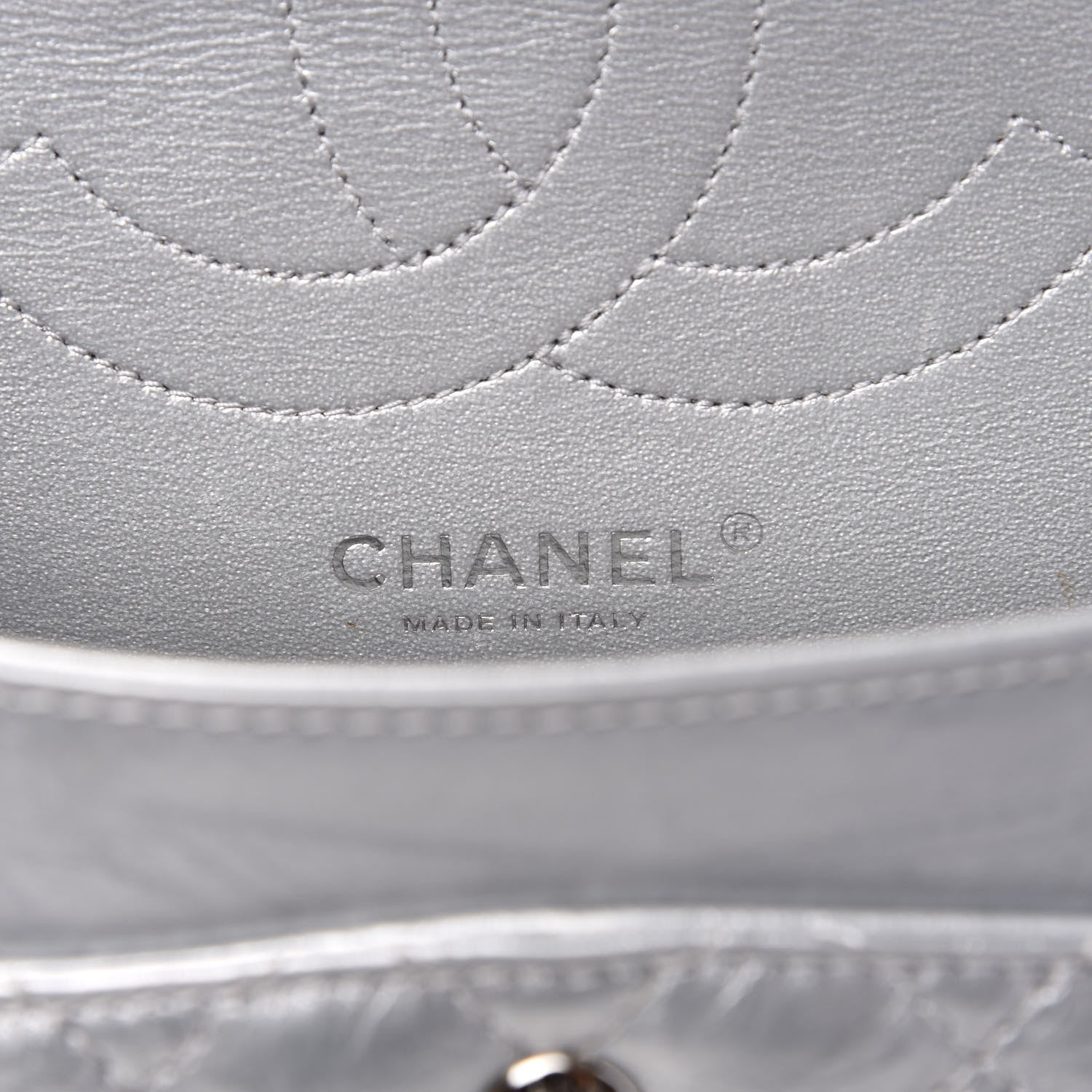 Chanel Metallic Aged Calfskin 2.55 Reissue 225 Flap Silver 5 of 8