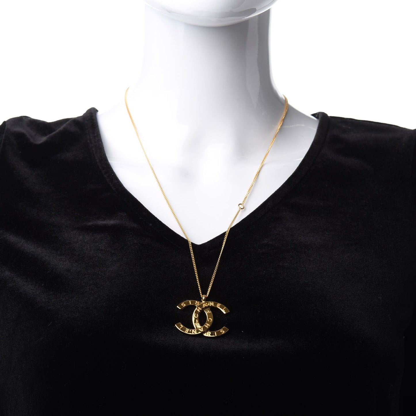 Metal CC Paris Button Necklace Gold
