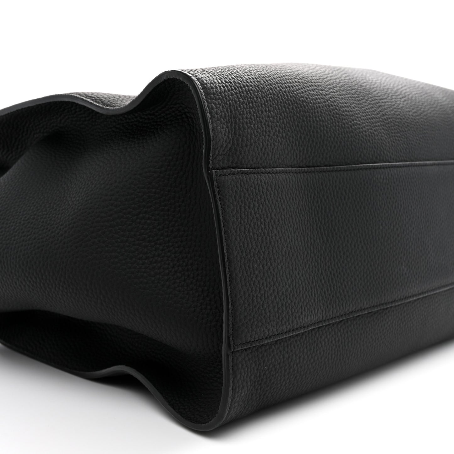 Matte Grained Calfskin Marlo 17 Black