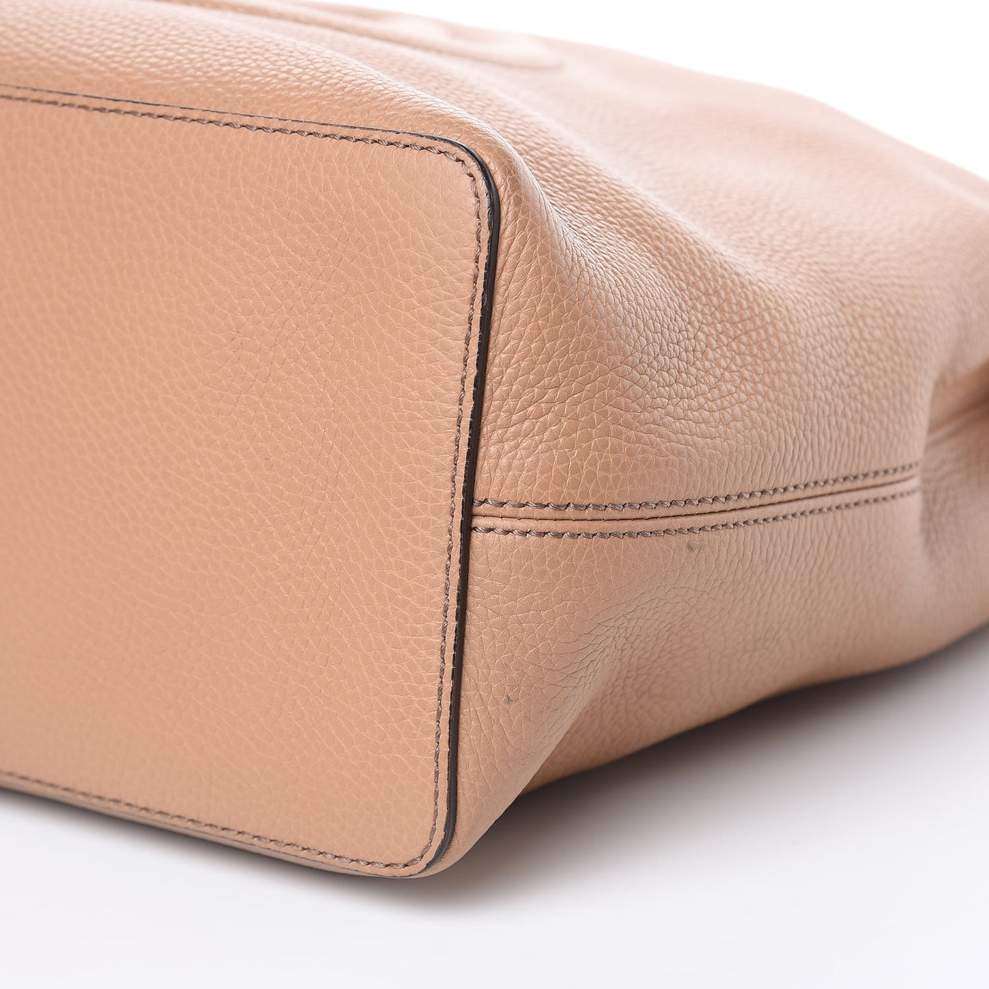 Pebbled Calfskin Large Soho Hobo Camelia