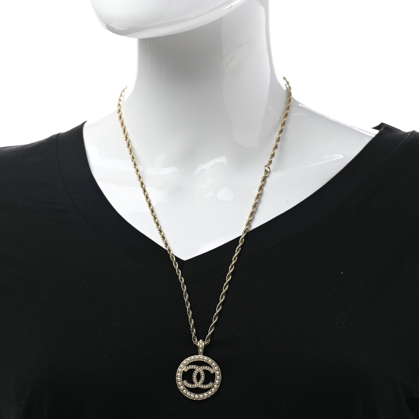 Pearl CC Round Pendant Necklace Gold