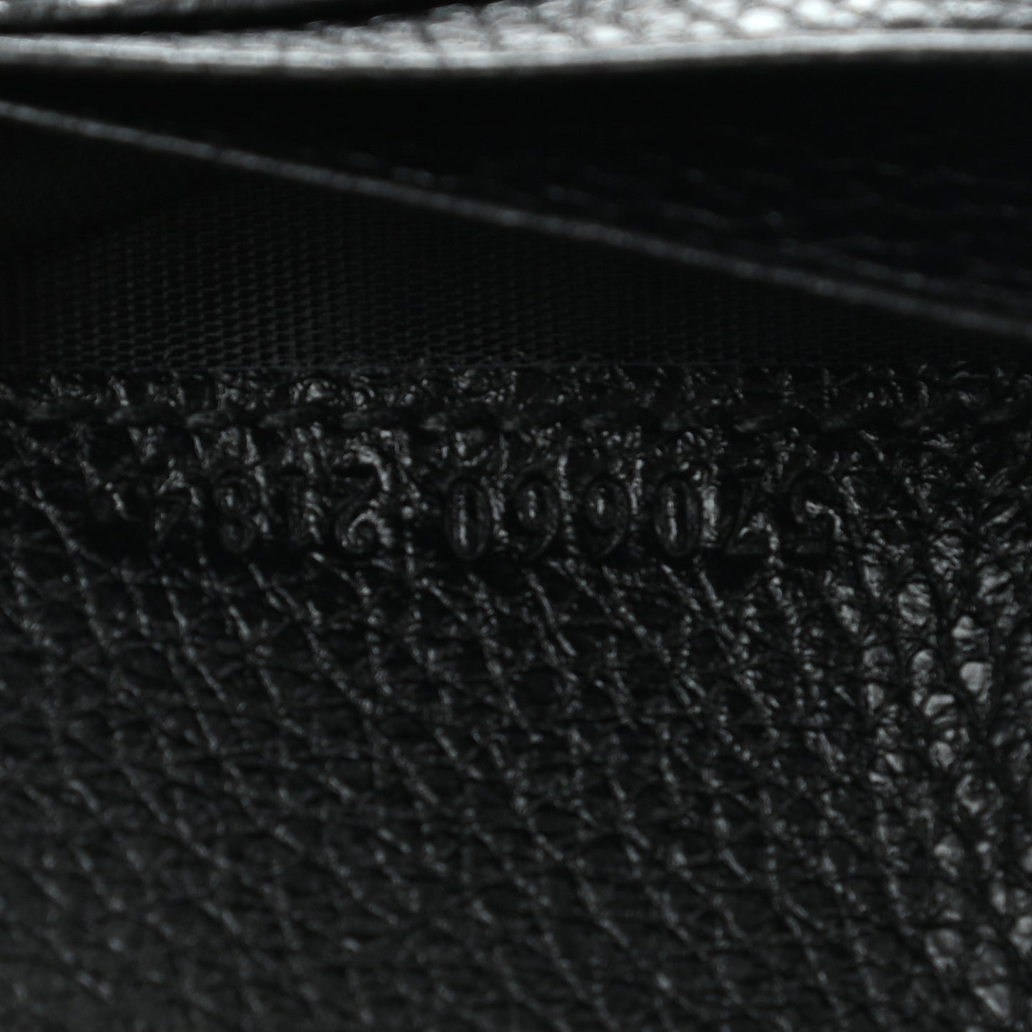 Grainy Calfskin Zumi Chain Card Case Wallet Black
