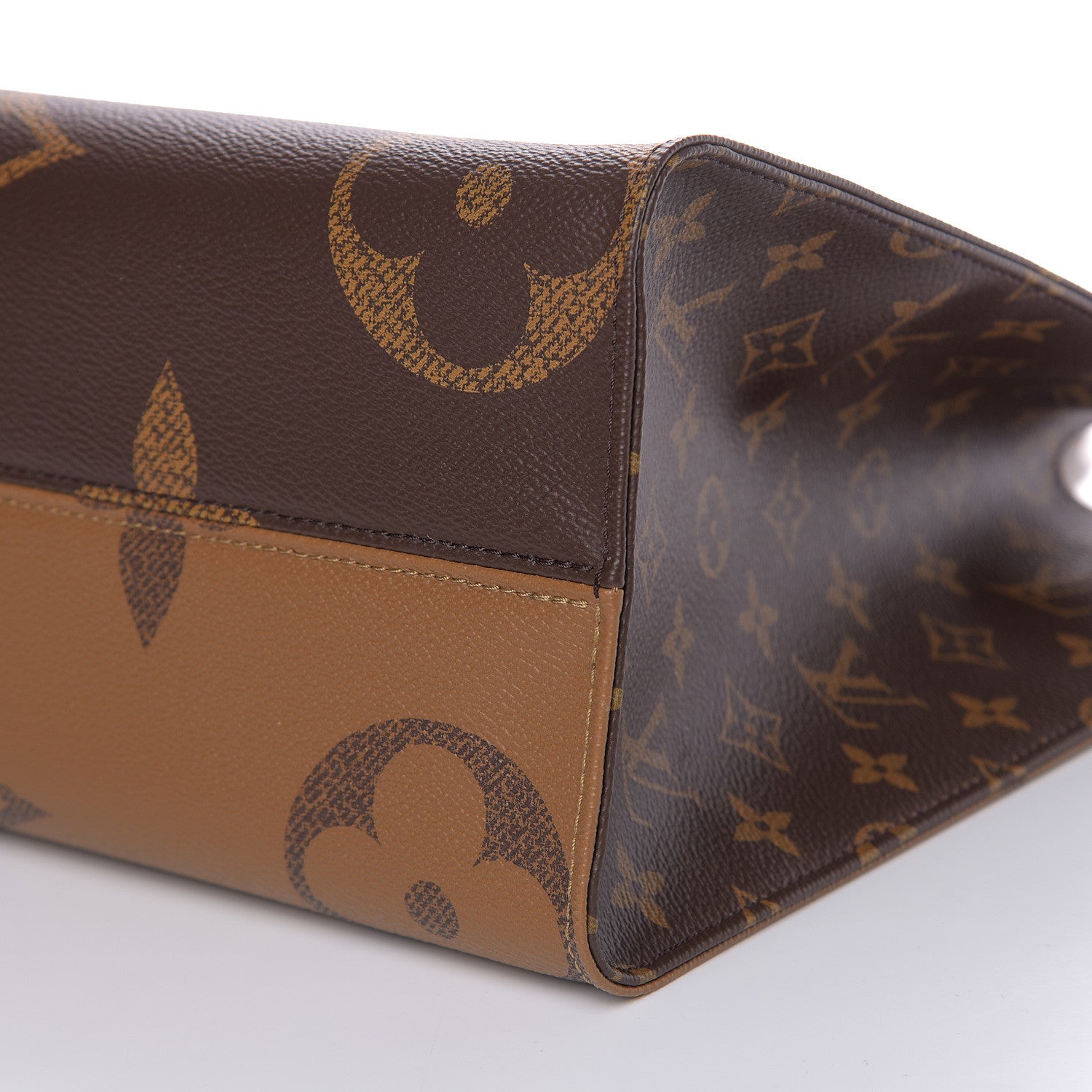 Louis Vuitton Reverse Monogram Giant Onthego MM 9 of 10