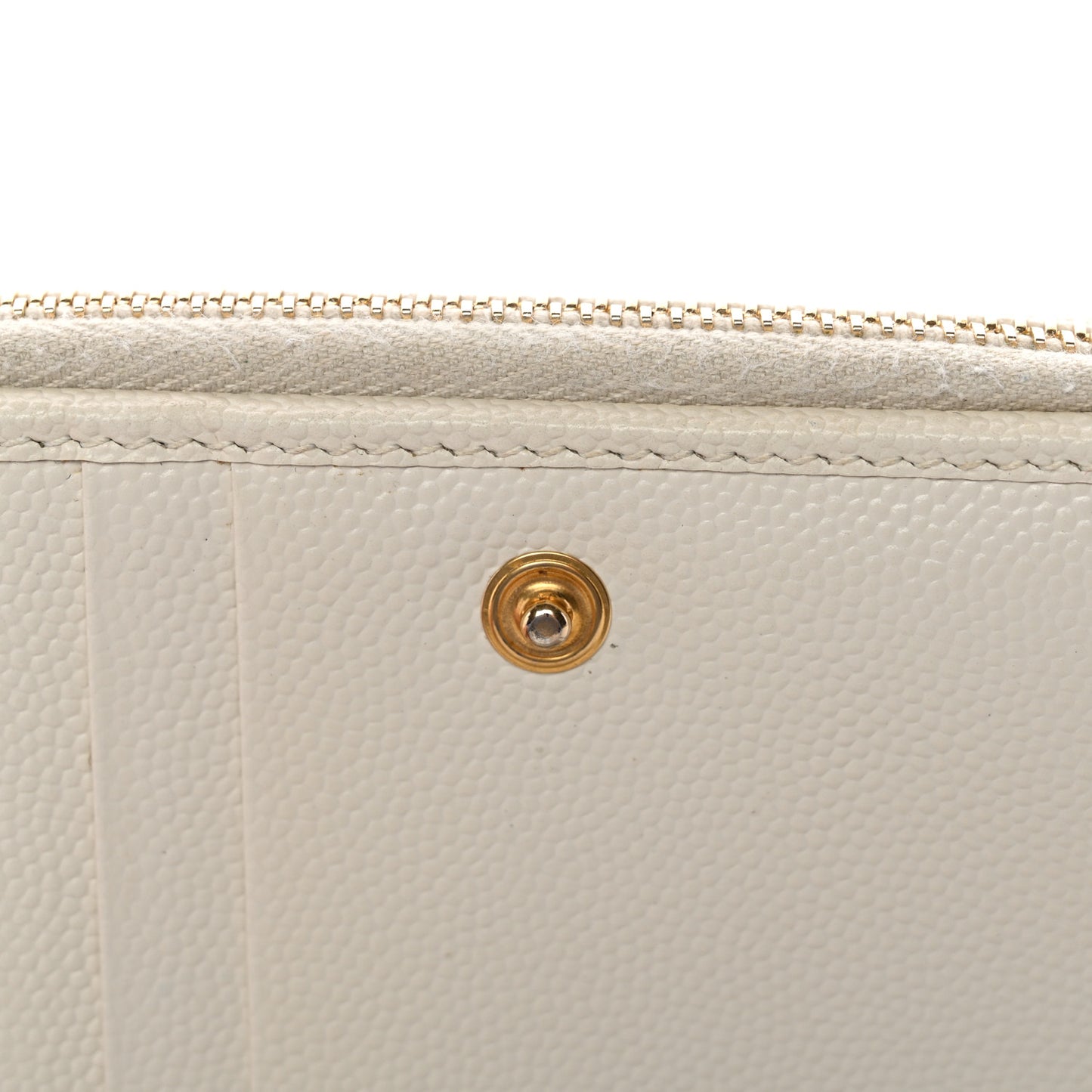 Grain De Poudre Matelasse Chevron Monogram Compact Zip Around Wallet Crema Soft