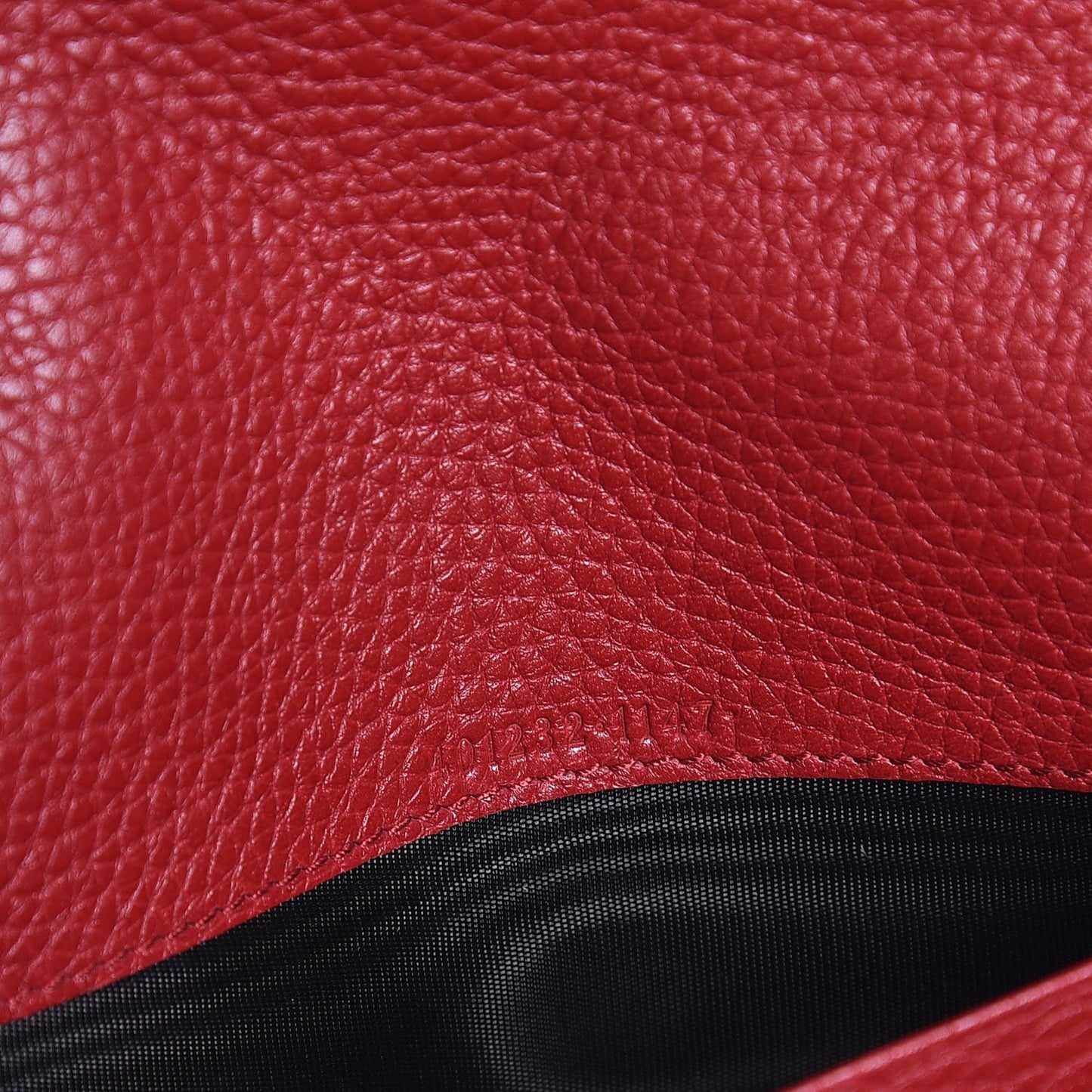 Calfskin GG Marmont Chain Wallet Vulcanic Red