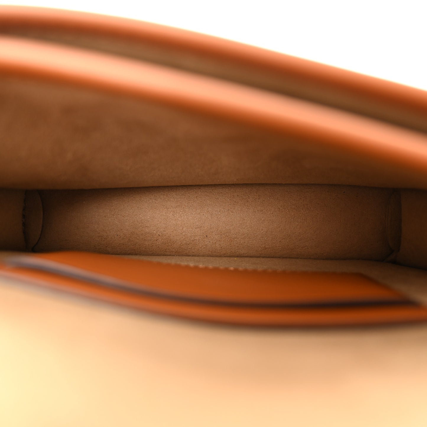 Lauretos Nappa Small Himmel Crossbody Oatmeal