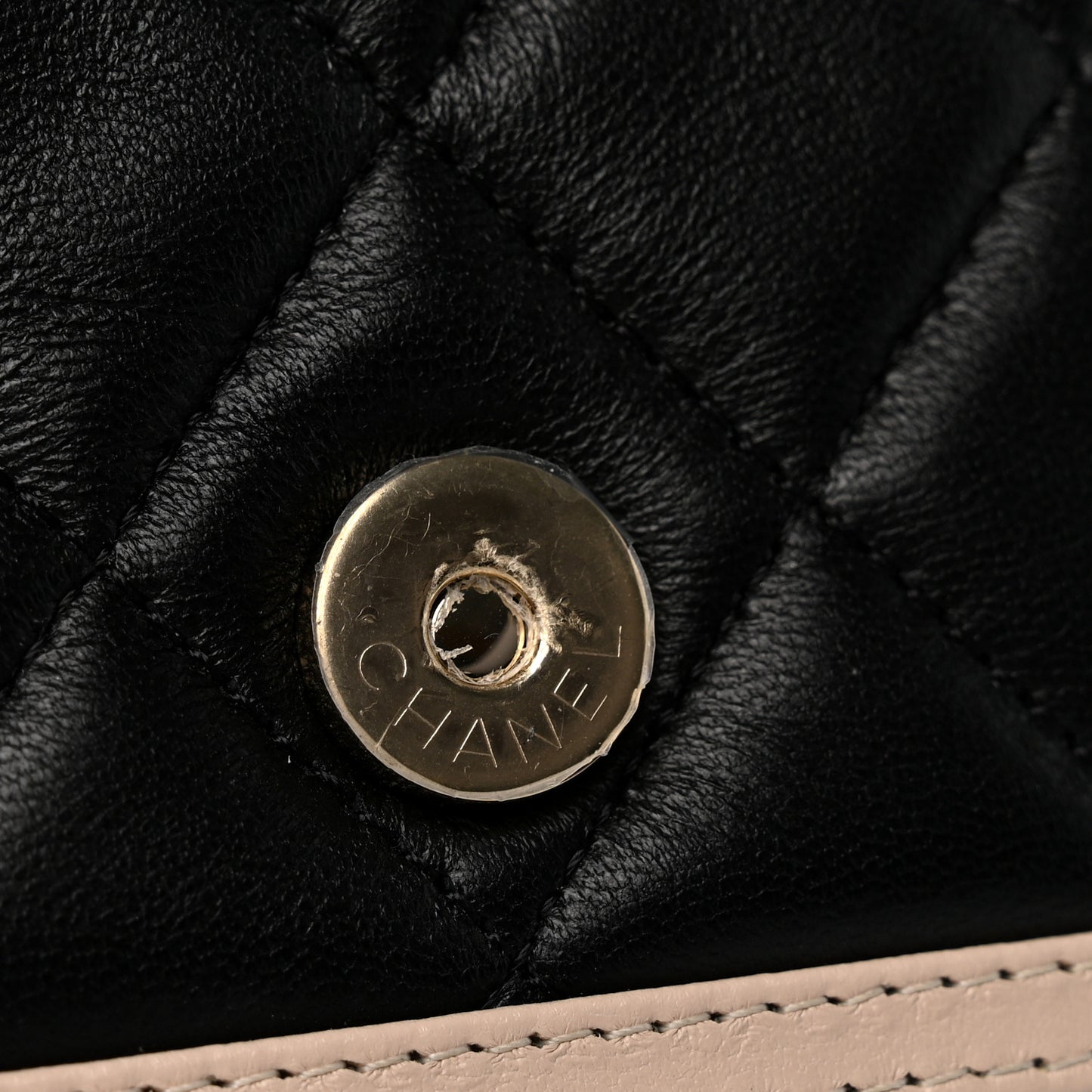 Lambskin Quilted Flap Clutch On Chain Black Beige