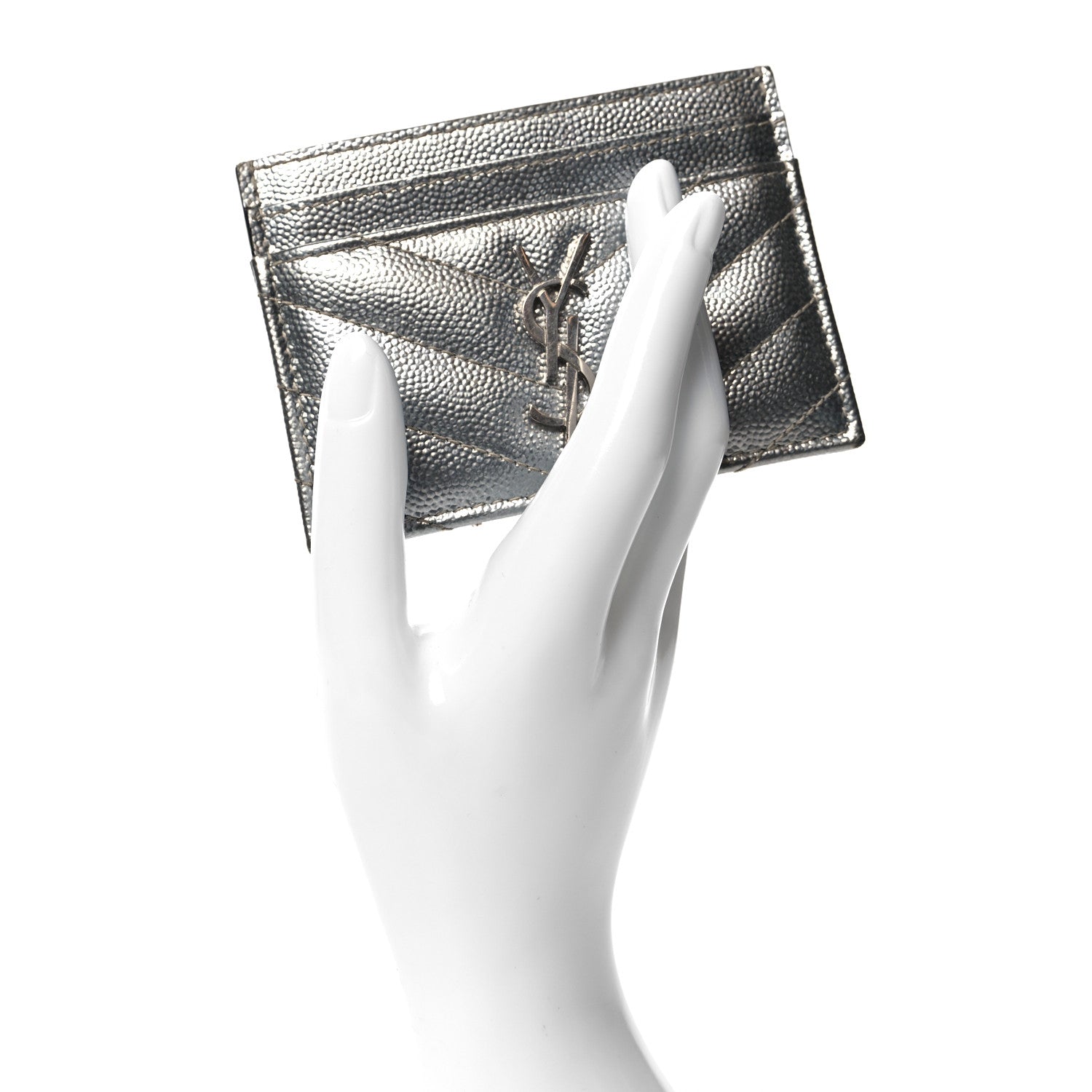Saint Laurent Metallic Grain De Poudre Matelasse Chevron Monogram Credit Card Case Argento 2 of 10