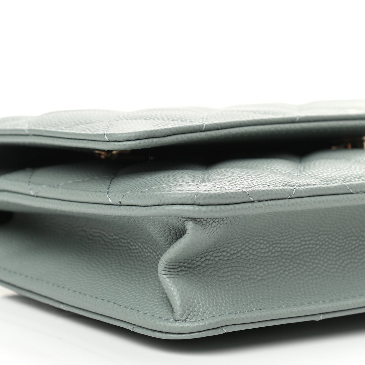 Caviar Quilted Wallet On Chain WOC Light Grey