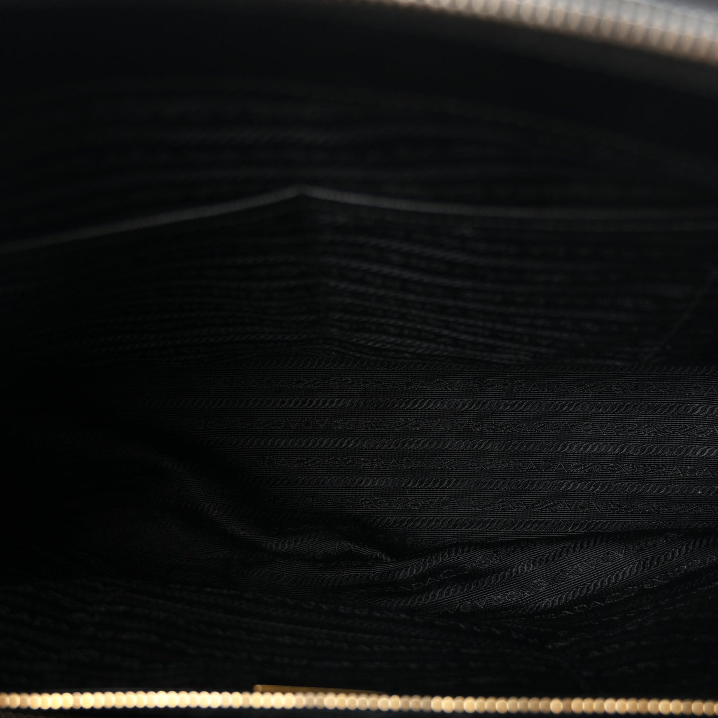 Saffiano Lux Extra Large Galleria Double Zip Tote Black