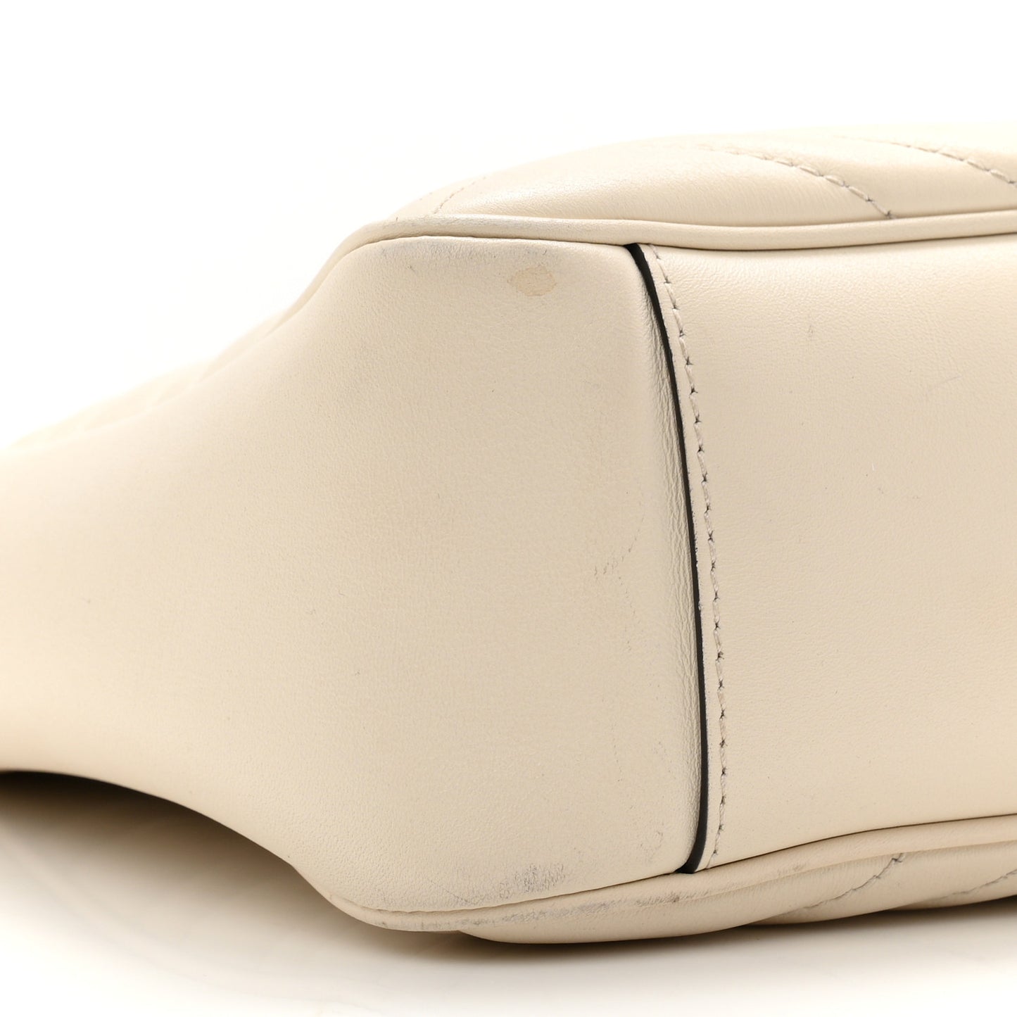 Calfskin Matelasse Medium GG Marmont Open Top Shoulder Bag White