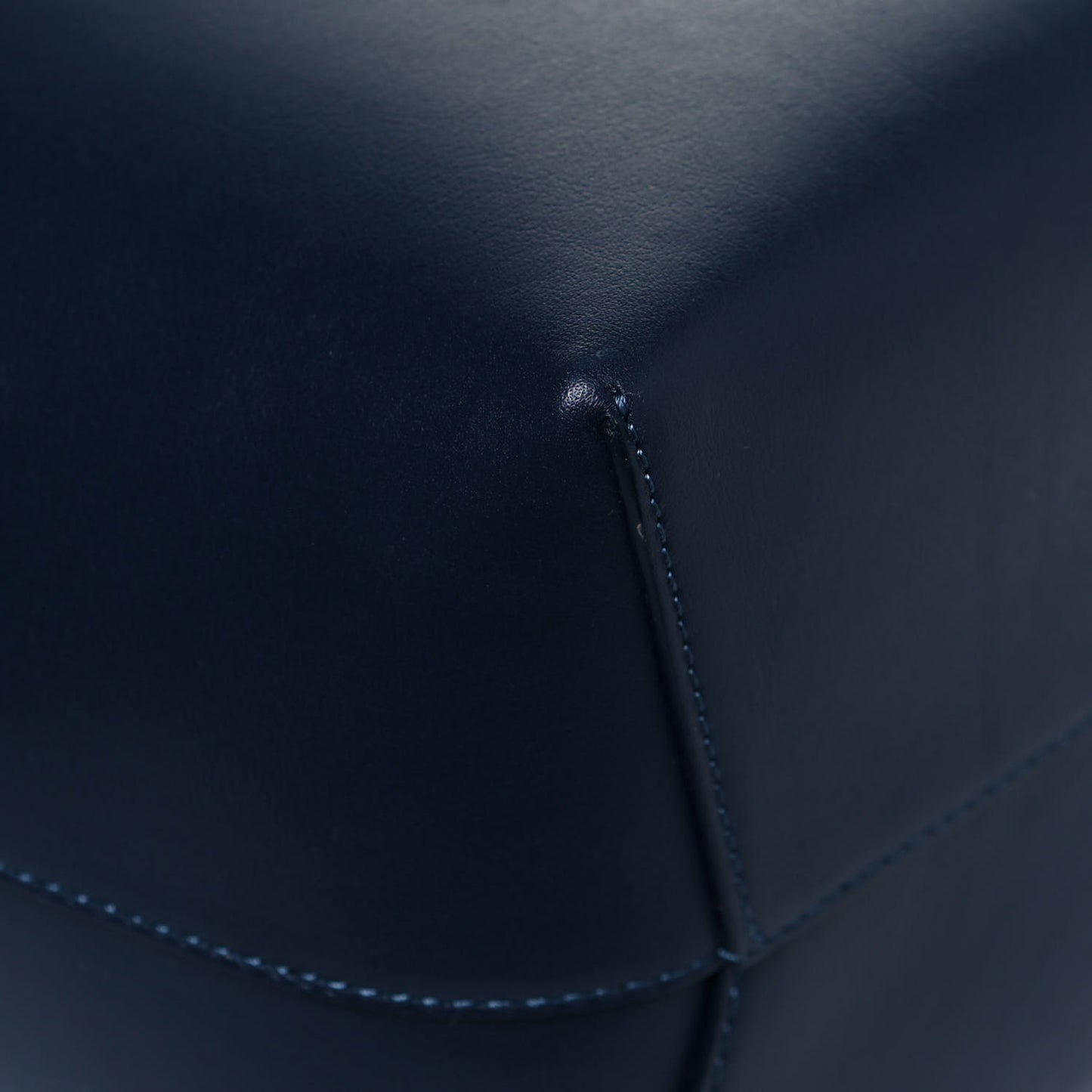 Vegetable Tanned Calfskin Bucket Bag Navy Blue