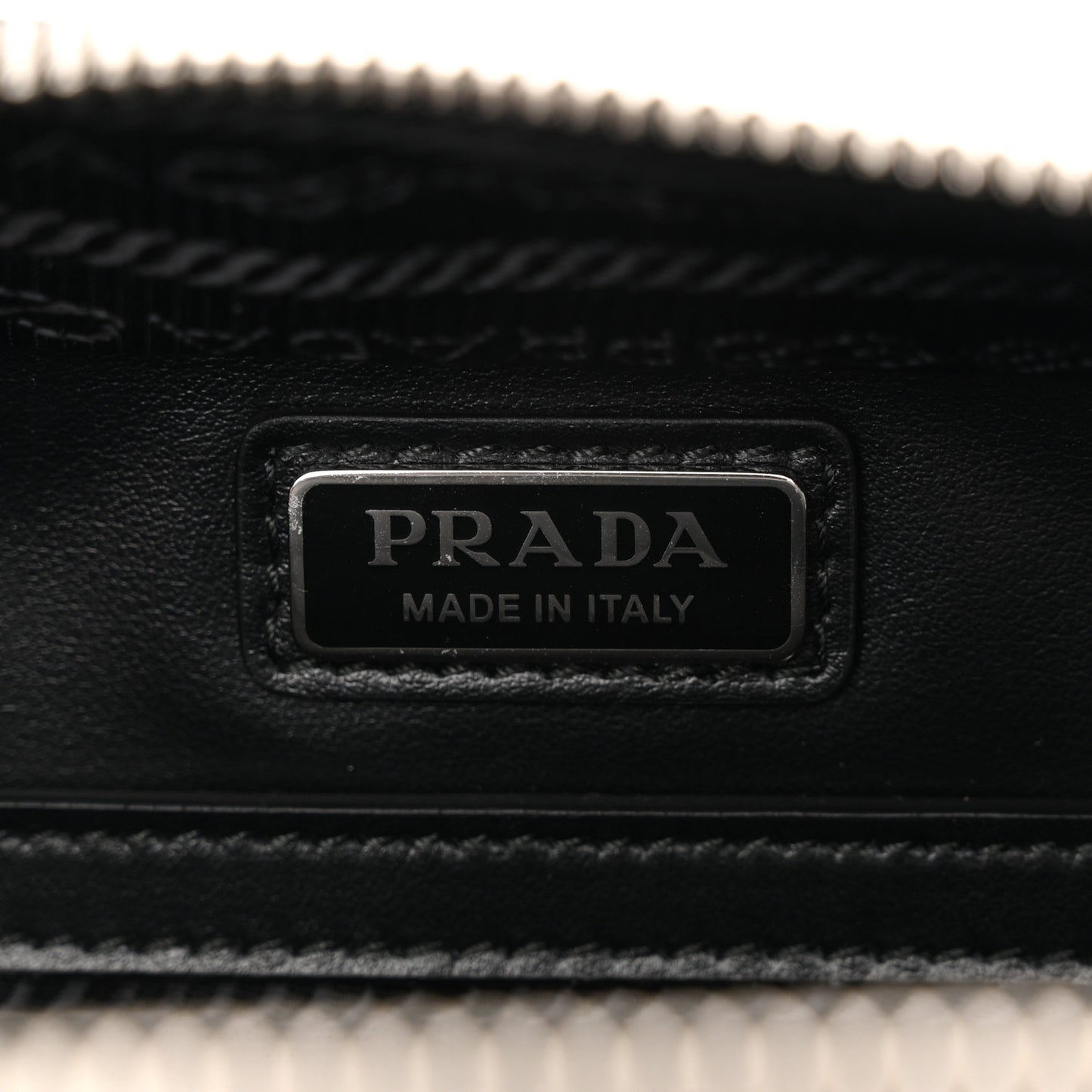 Spazzolato Embossed Small Brique Crossbody Bag Argento