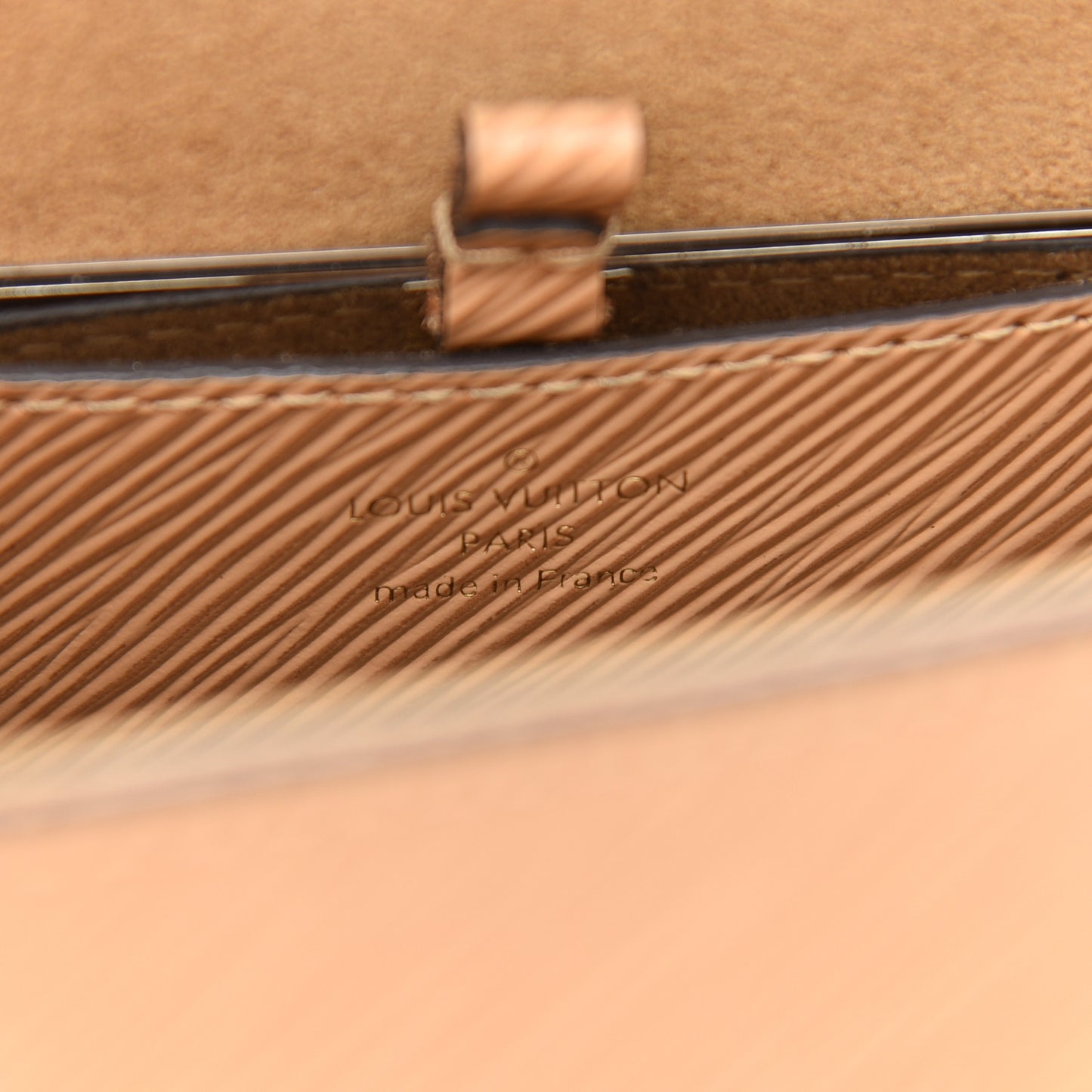 Epi Twist Shoulder Bag MM Camel