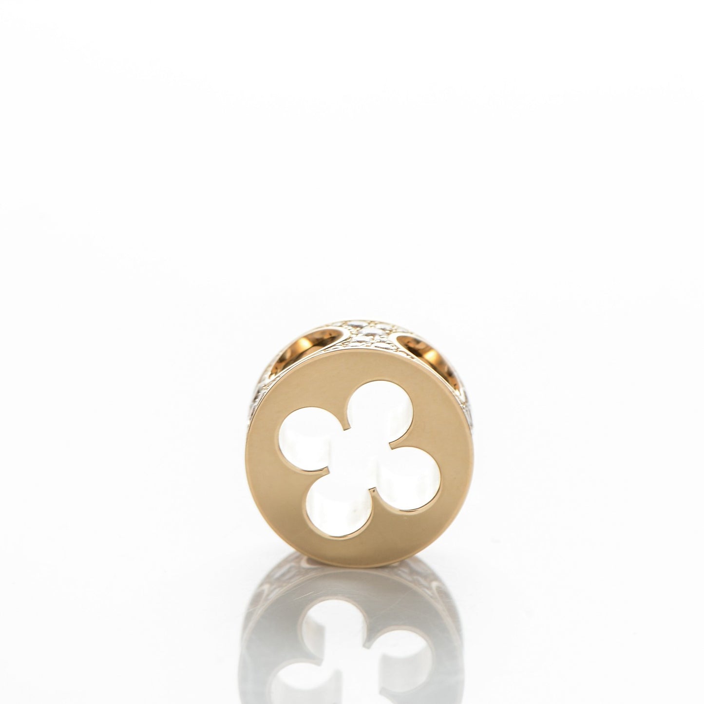 18K Yellow Gold Diamond Empreinte Pendant